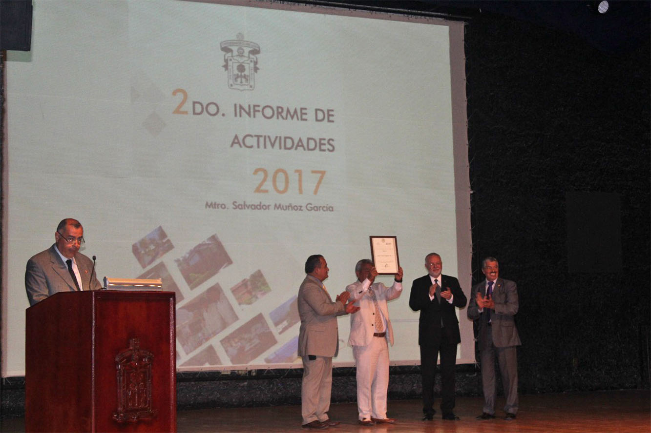 Autoridades del presidium