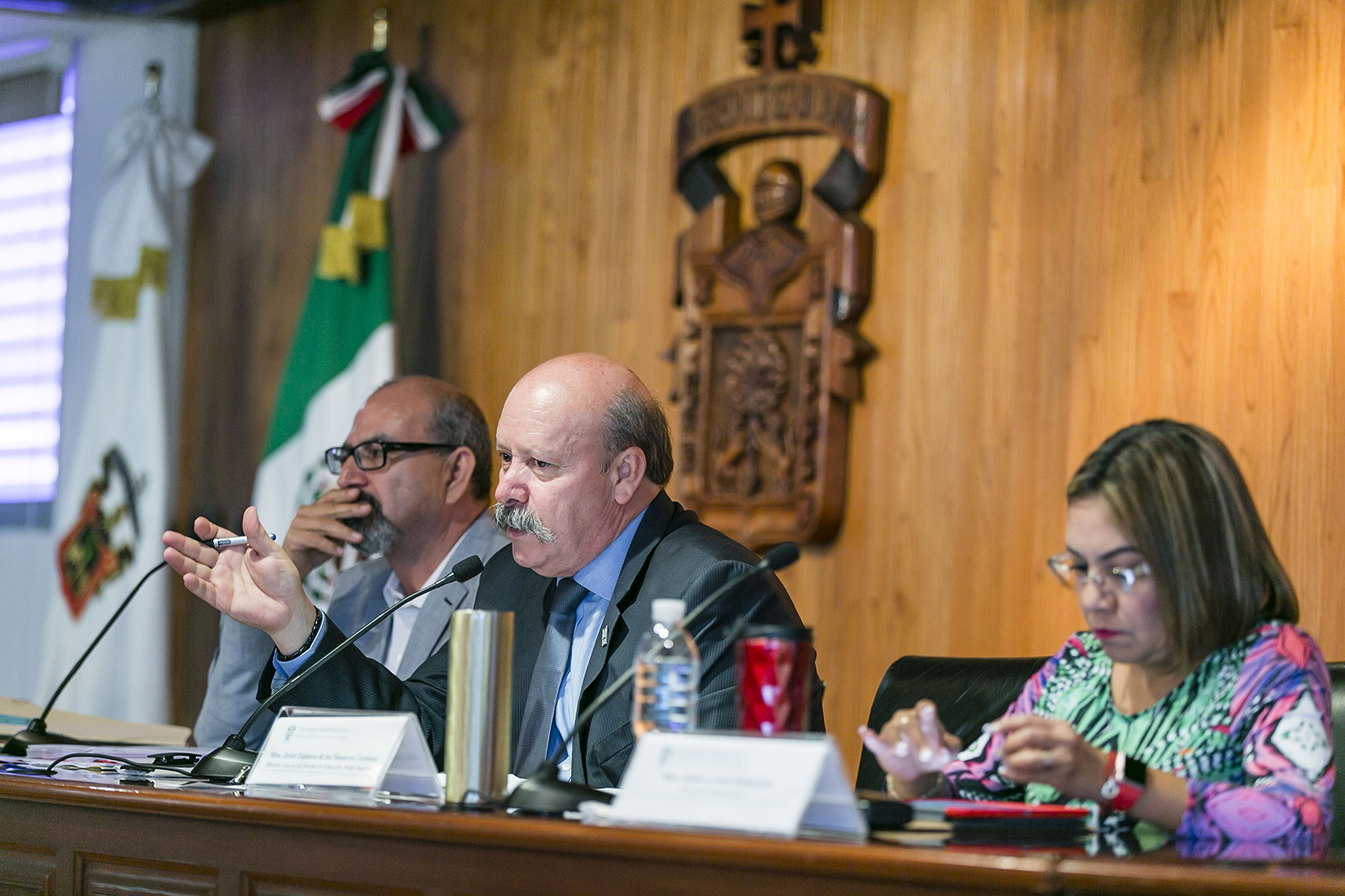 Director general y secretarios del SEMS en presidium