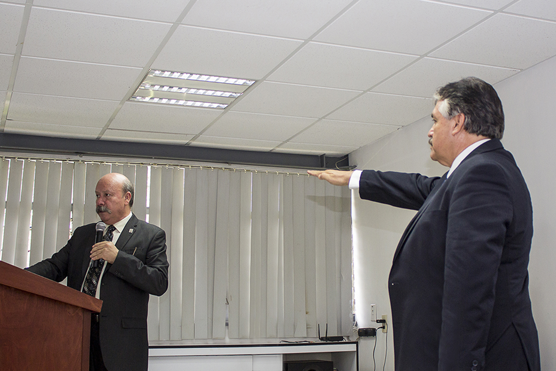 Director del SEMS toma protesta a nuevo director de la Preparatoria de Tlajomulco de Zúñiga