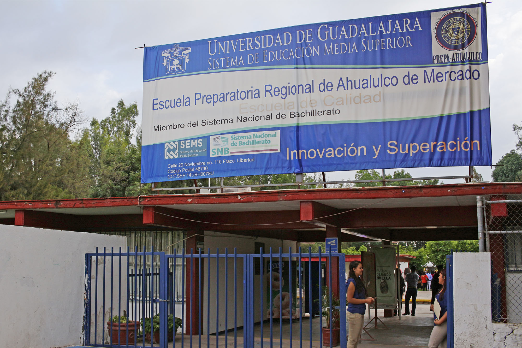 Fachada de la preparatoria