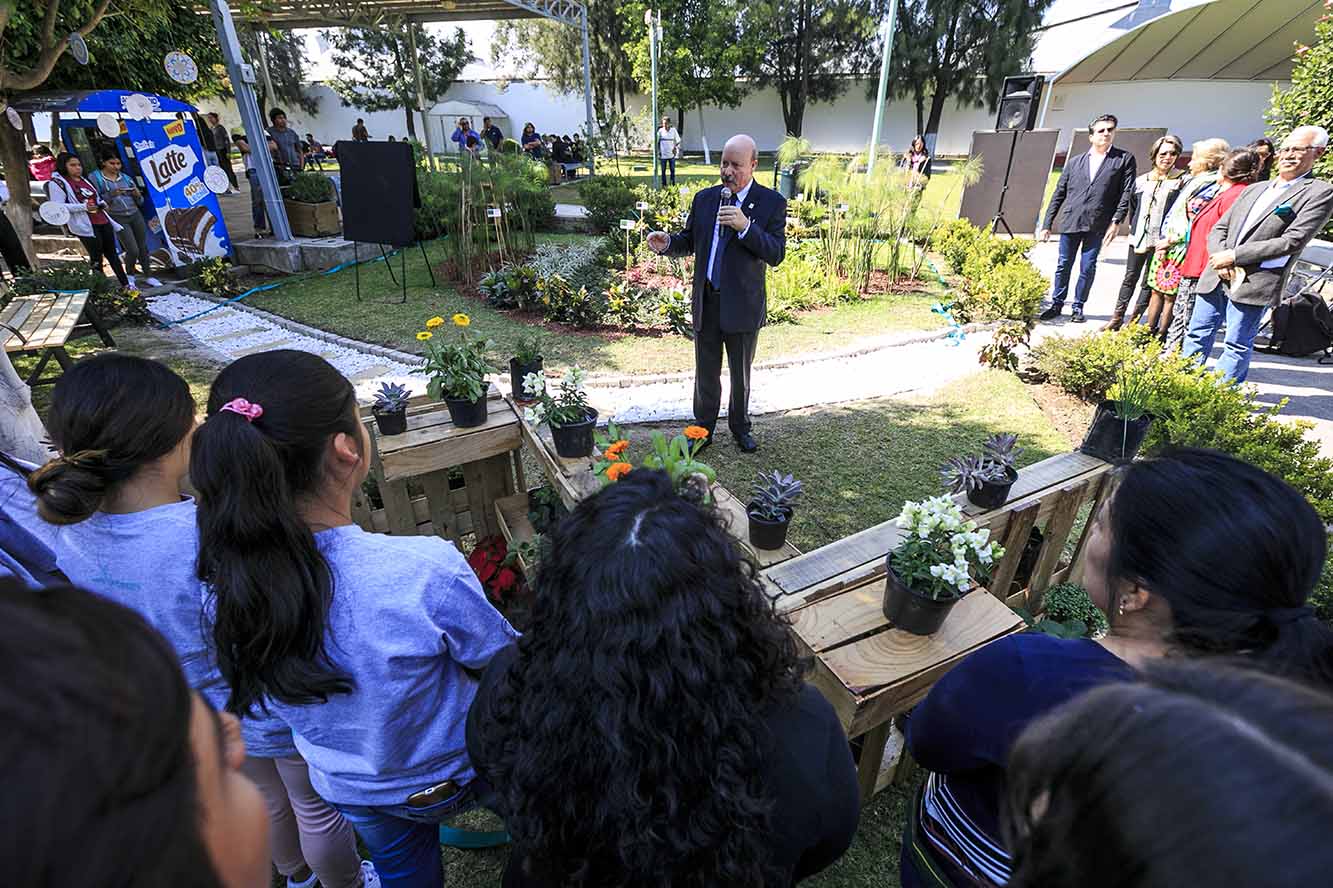 Director del SEMS en inauguración del "Jardín de Lluvia”
