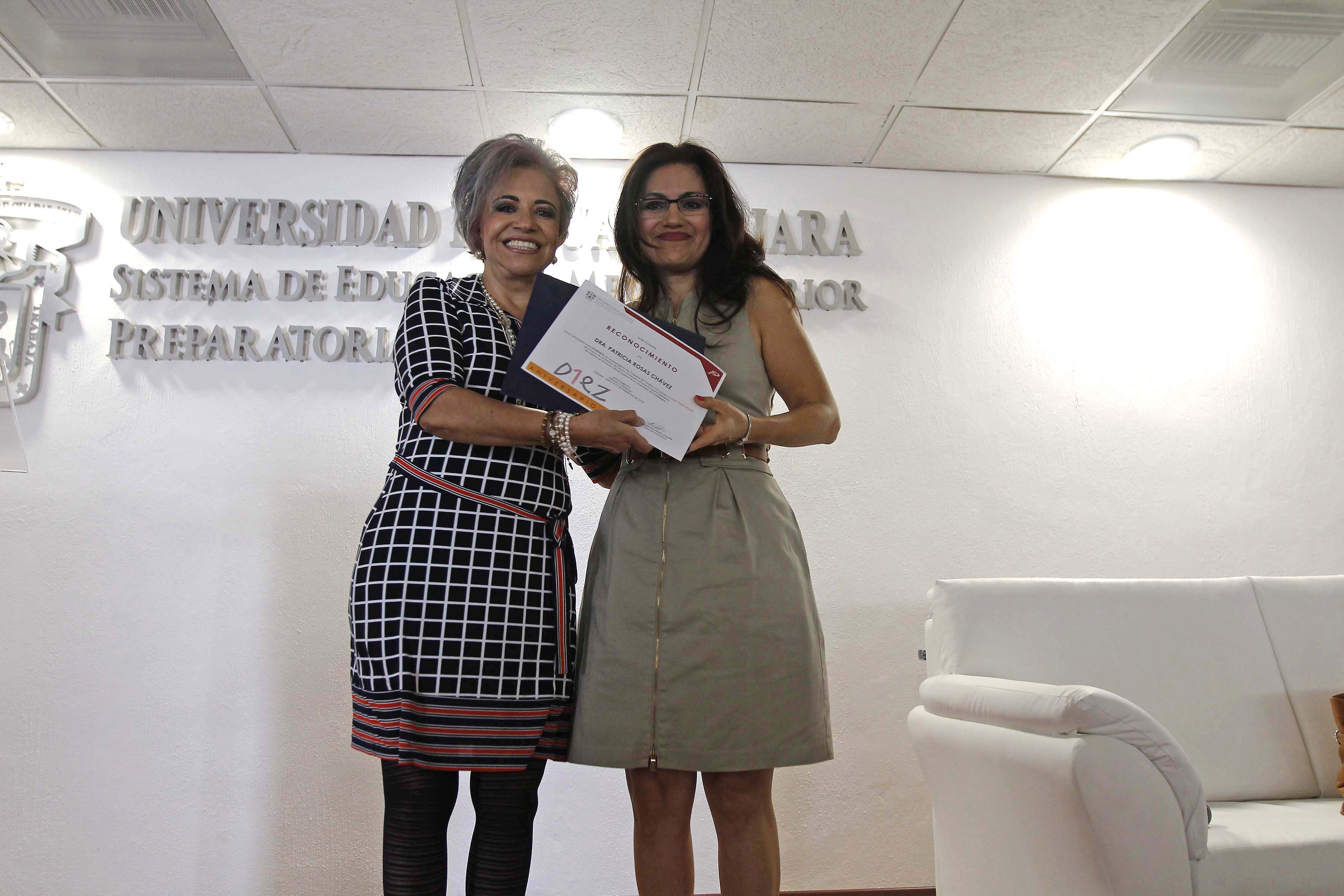 Finalizan festejos del décimo aniversario de la Preparatoria 15