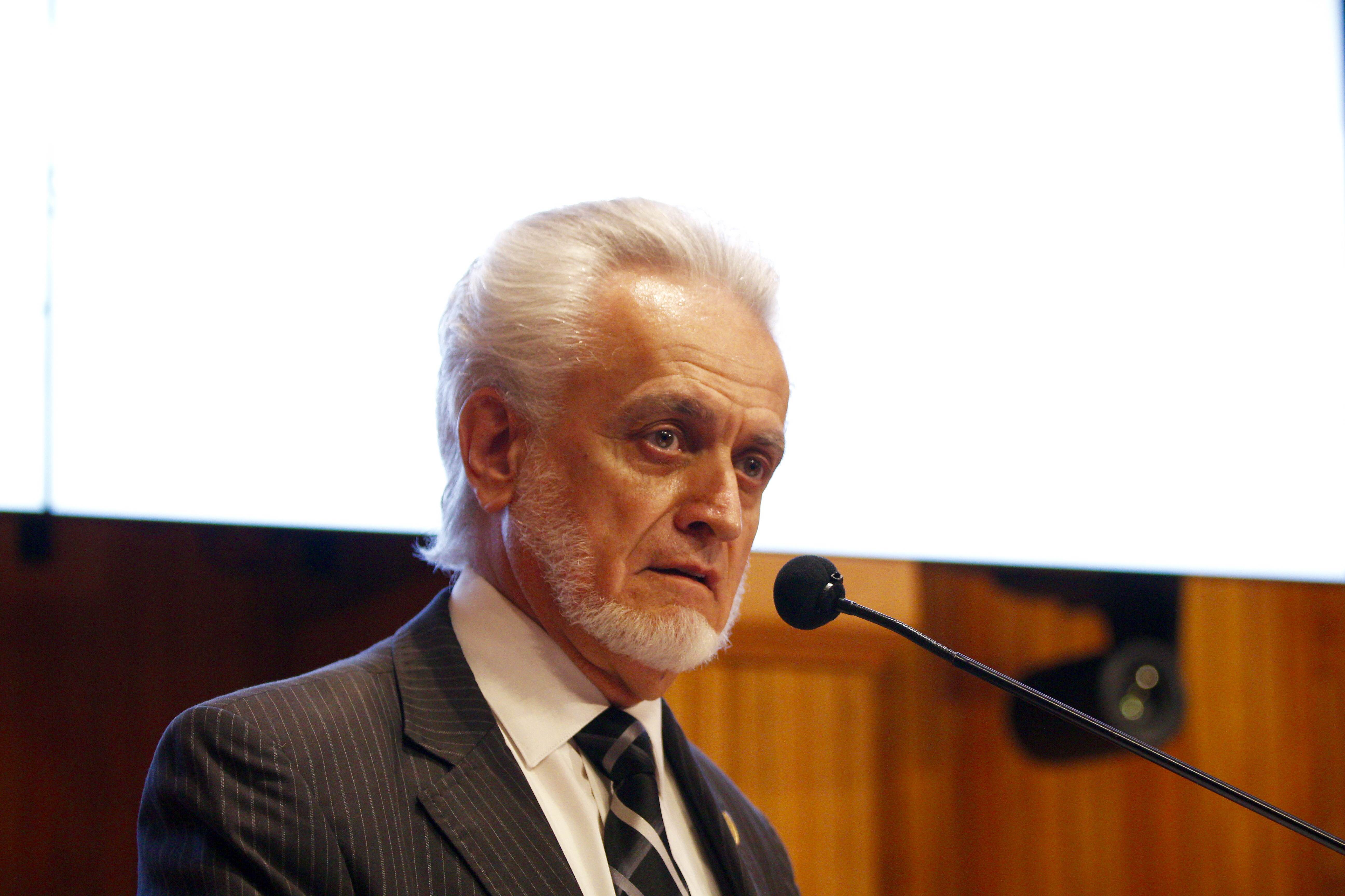 Entregan nombramientos a 66 directores de preparatorias