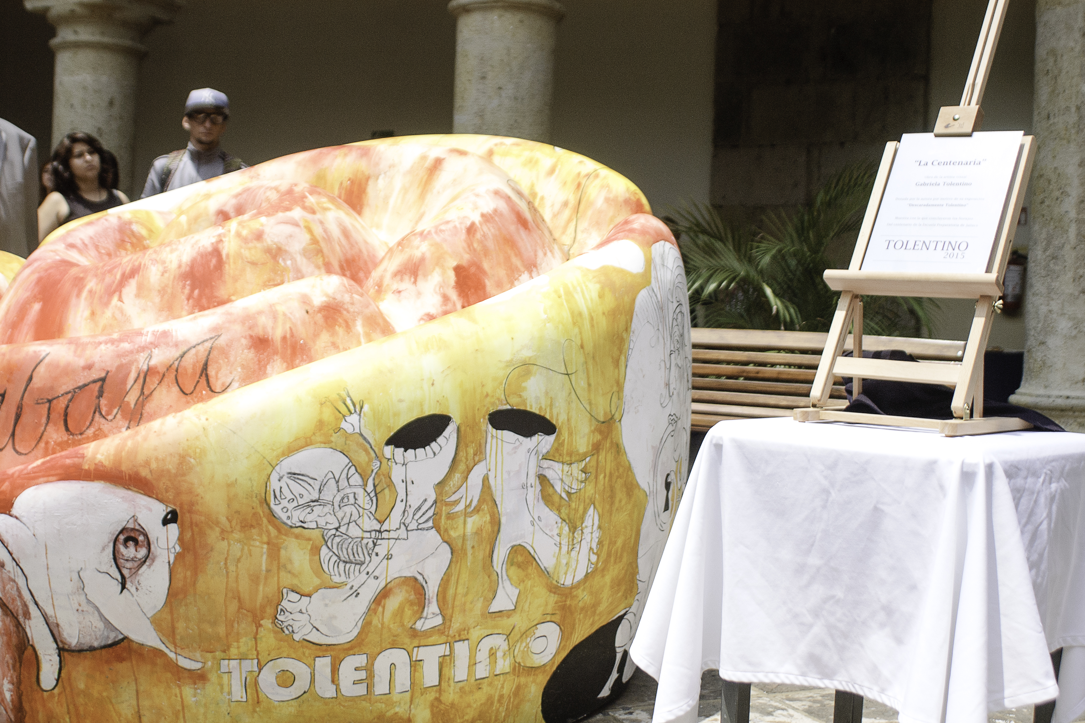 Exposición "Descaradamente Tolentino" en Preparatoria Jalisco
