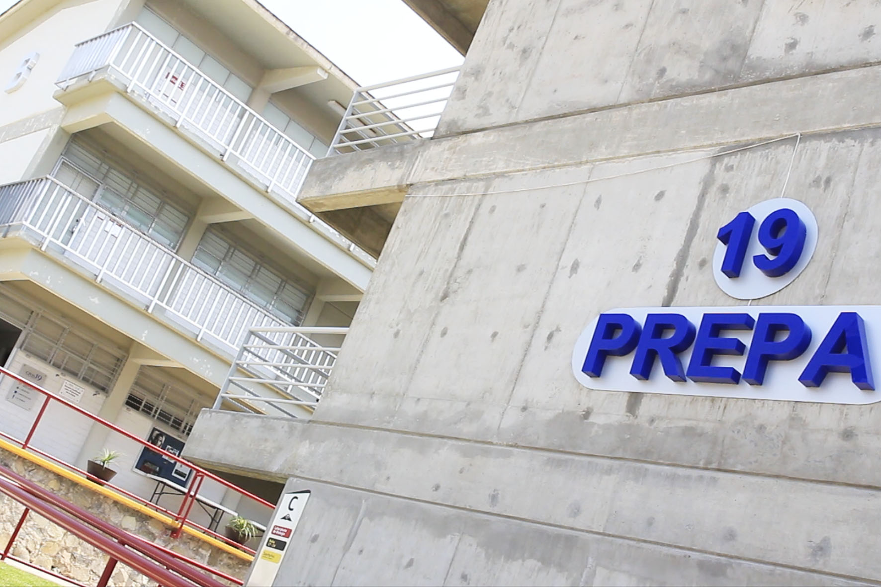 Certifica la secretaría de salud a la preparatoria 19 como Escuela promotora de la salud