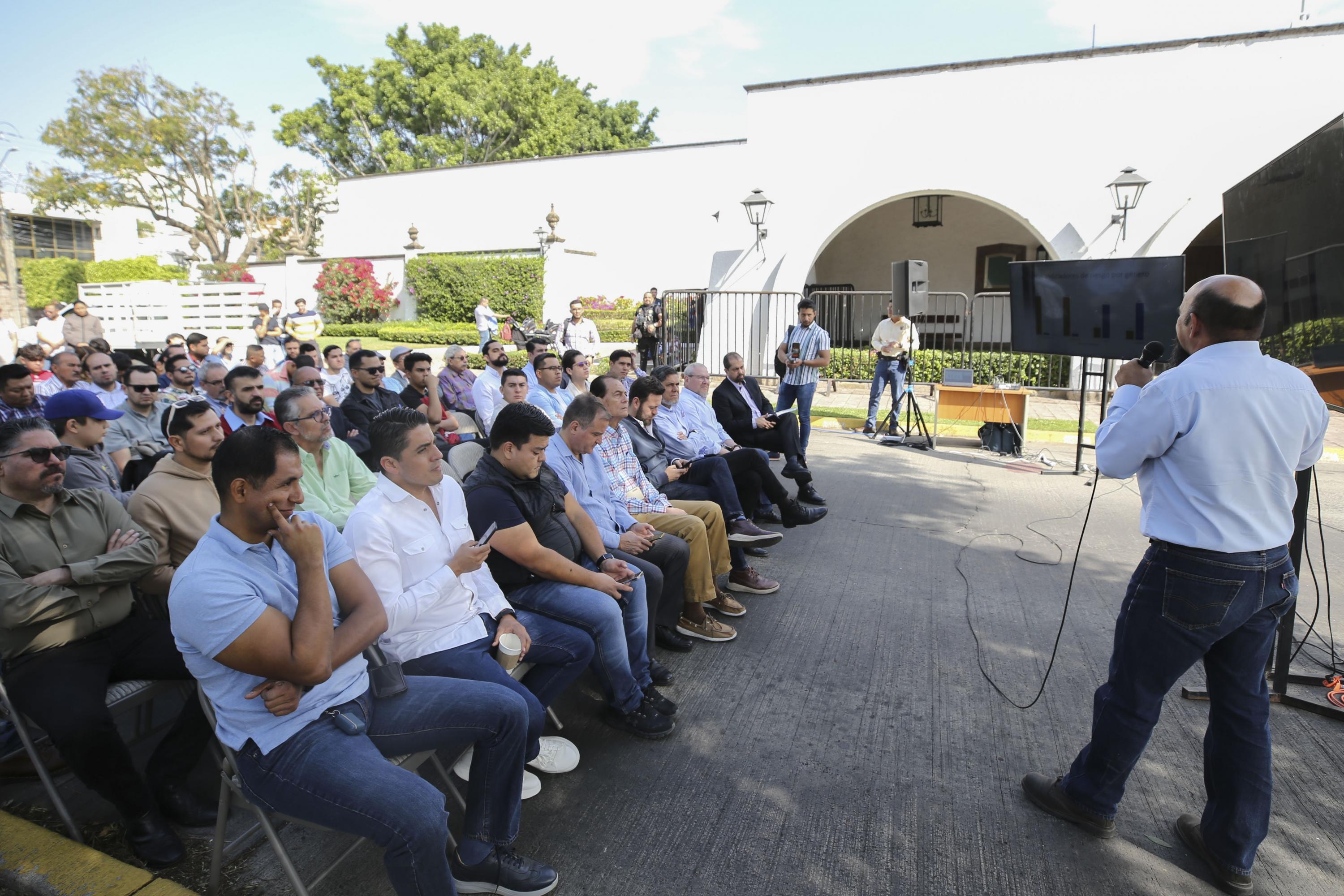 Participantes de u d g en master class en apoyo por la Autonomía, la Educación y la Salud universitaria