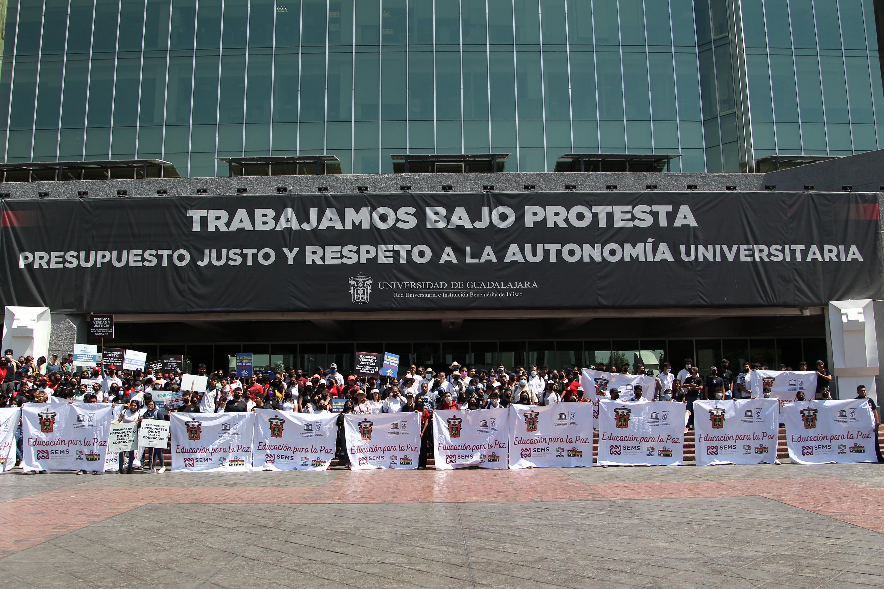 Participantes en contingente caminata por la autonomía Caminata por la Autonomía, la Educación y la Salud