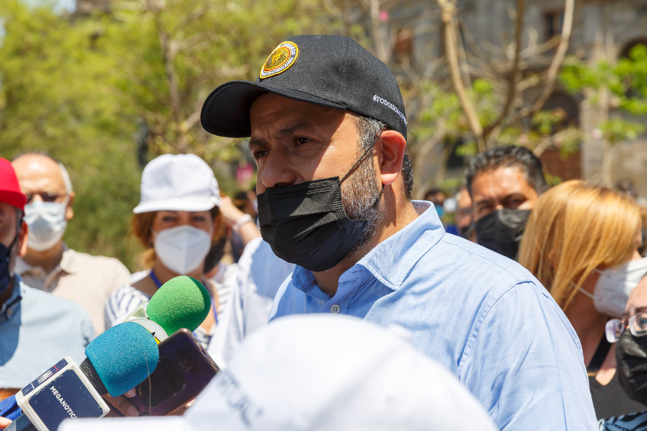 Participantes en contingente para exigir seguridad para la comunidad universitaria y sociedad en general