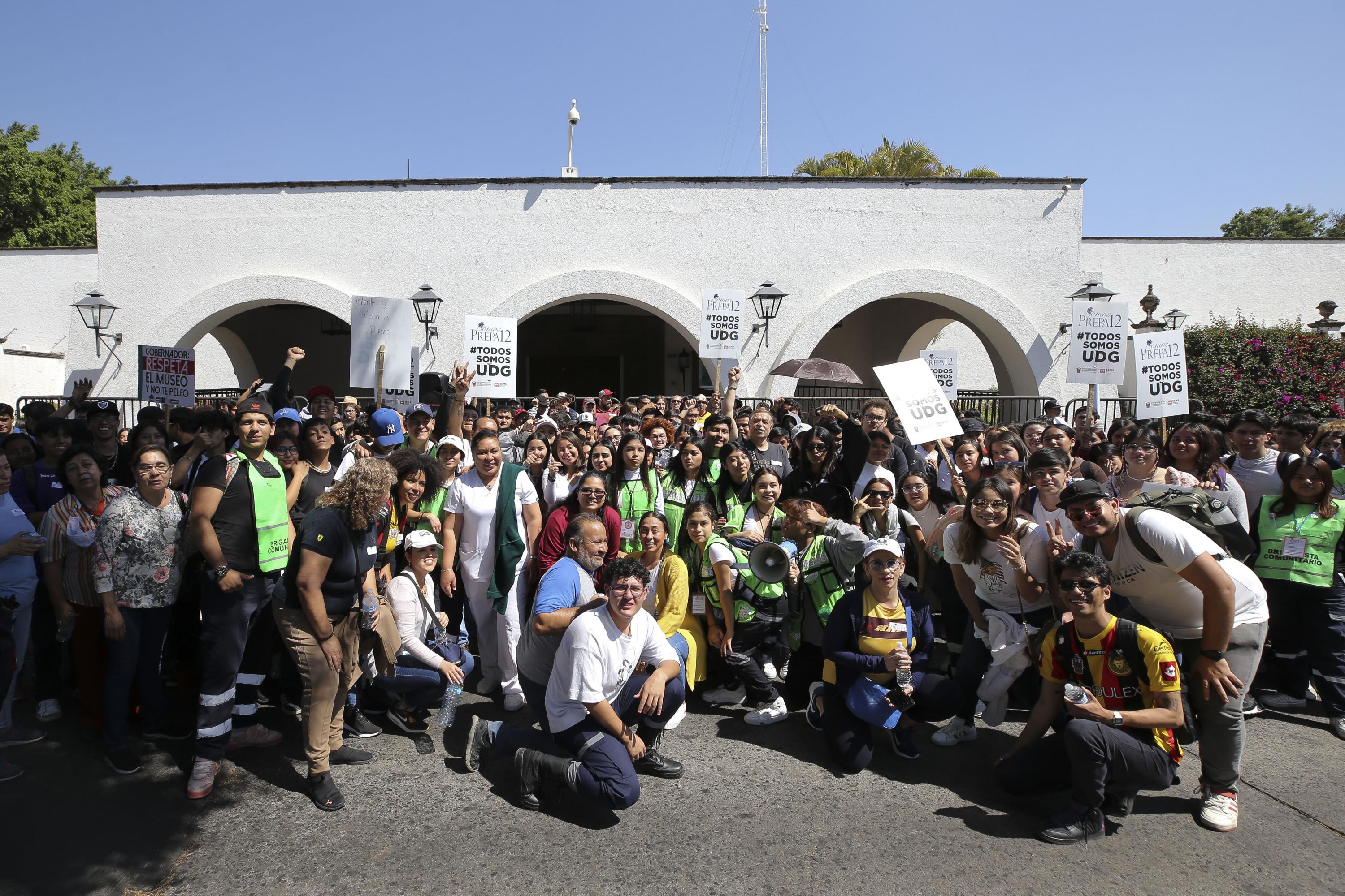 Participantes en contingente caminata por la autonomía Caminata por la Autonomía, la Educación y la Salud