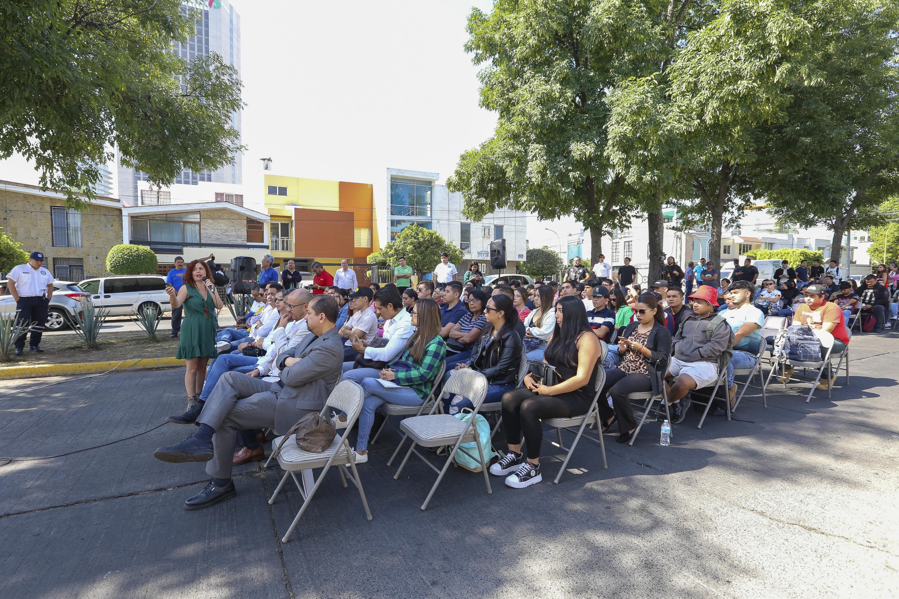 Participantes de cuciénega en master class en apoyo por la Autonomía, la Educación y la Salud universitaria