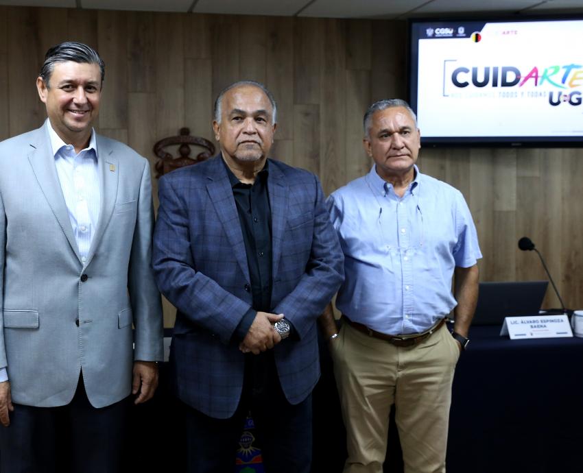 Autoridad del evento en rueda de prensa