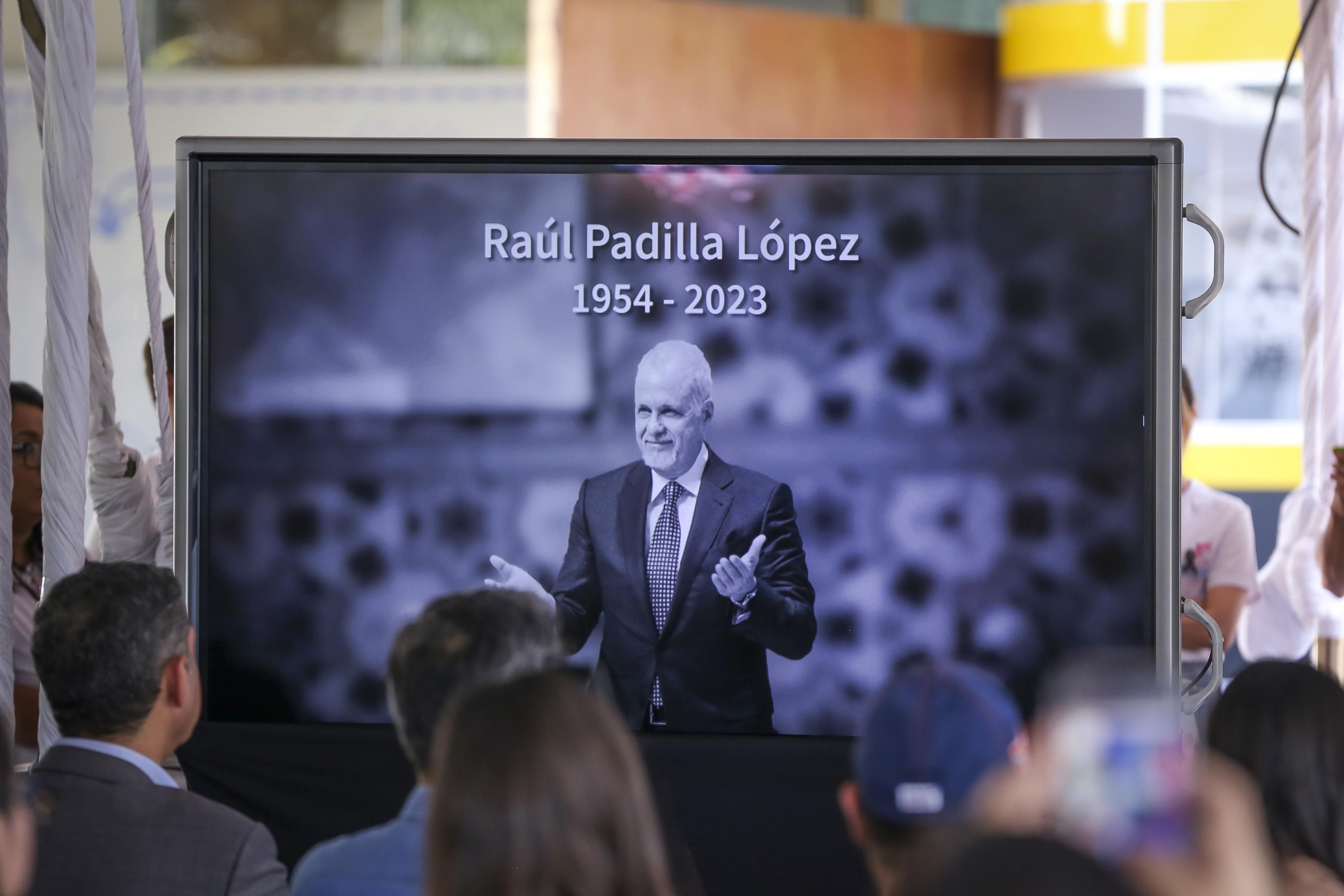 Imagen en pantalla del licenciado Raúl Padilla López