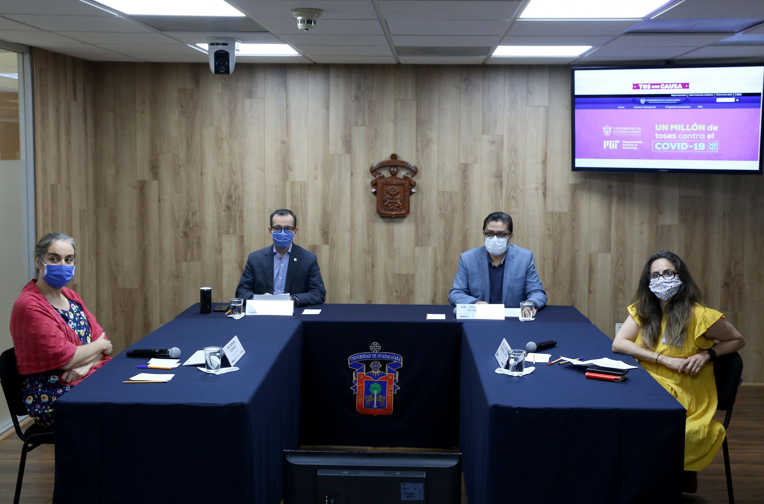 Autoridades del evento en rueda de prensa
