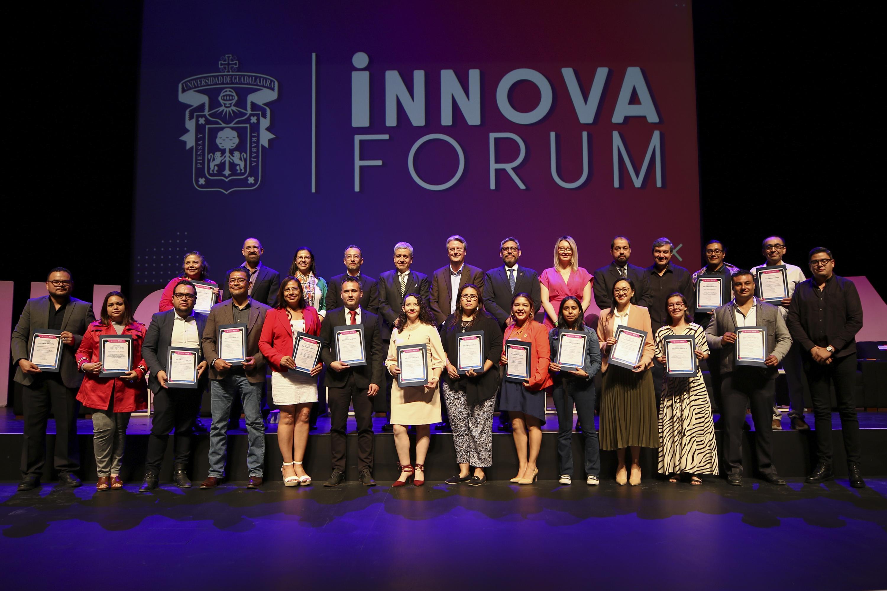académicas y académicos que recibieron el Premio a la Práctica Docente Innovadora