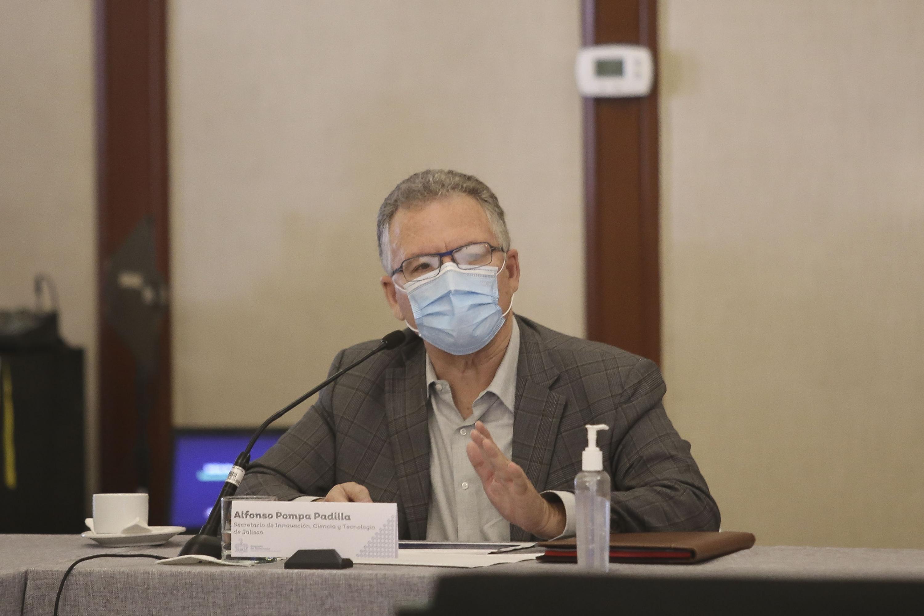 Integrante de la mesa de rueda de prensa