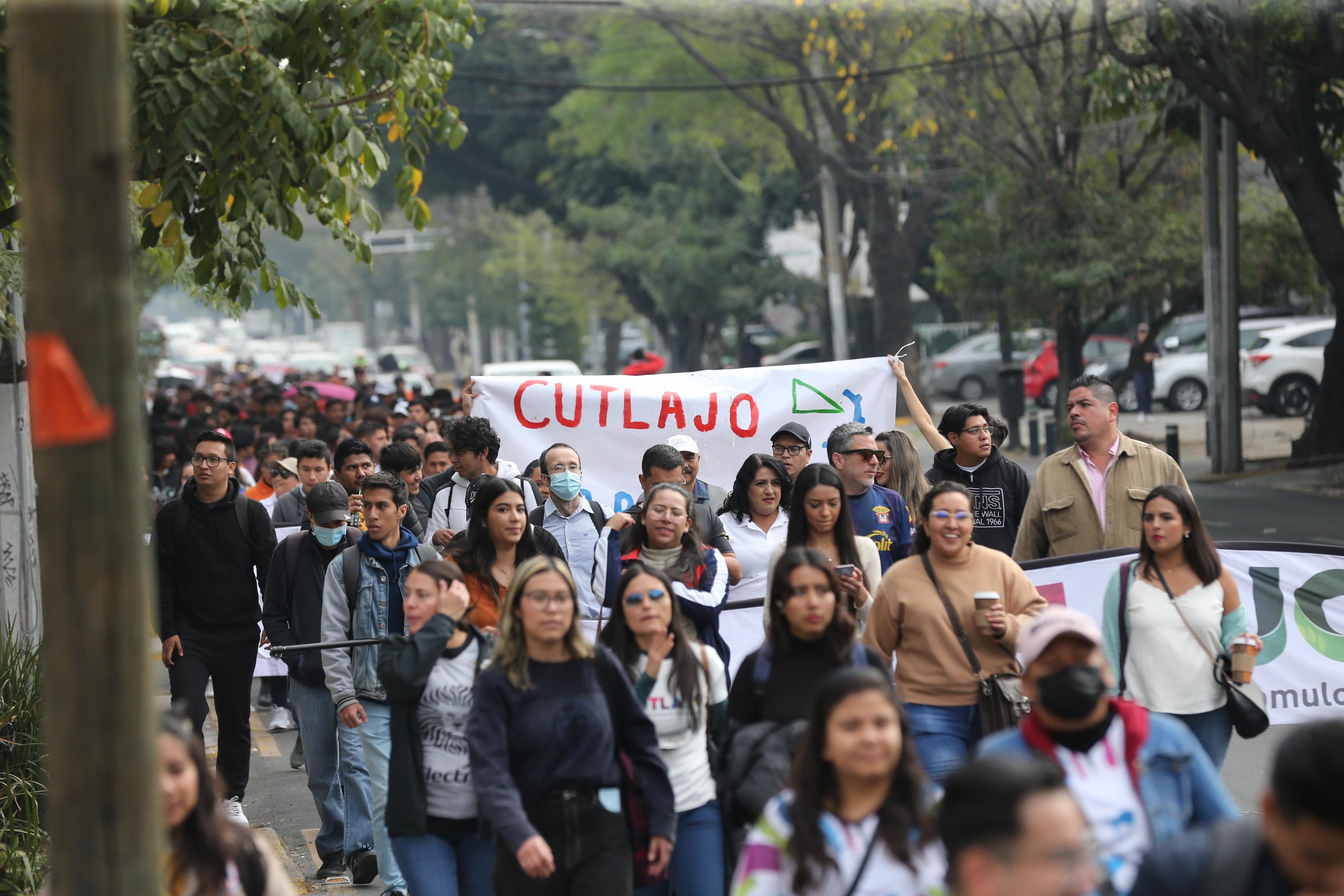 Participantes en contingente caminata por la autonomía Caminata por la Autonomía, la Educación y la Salud