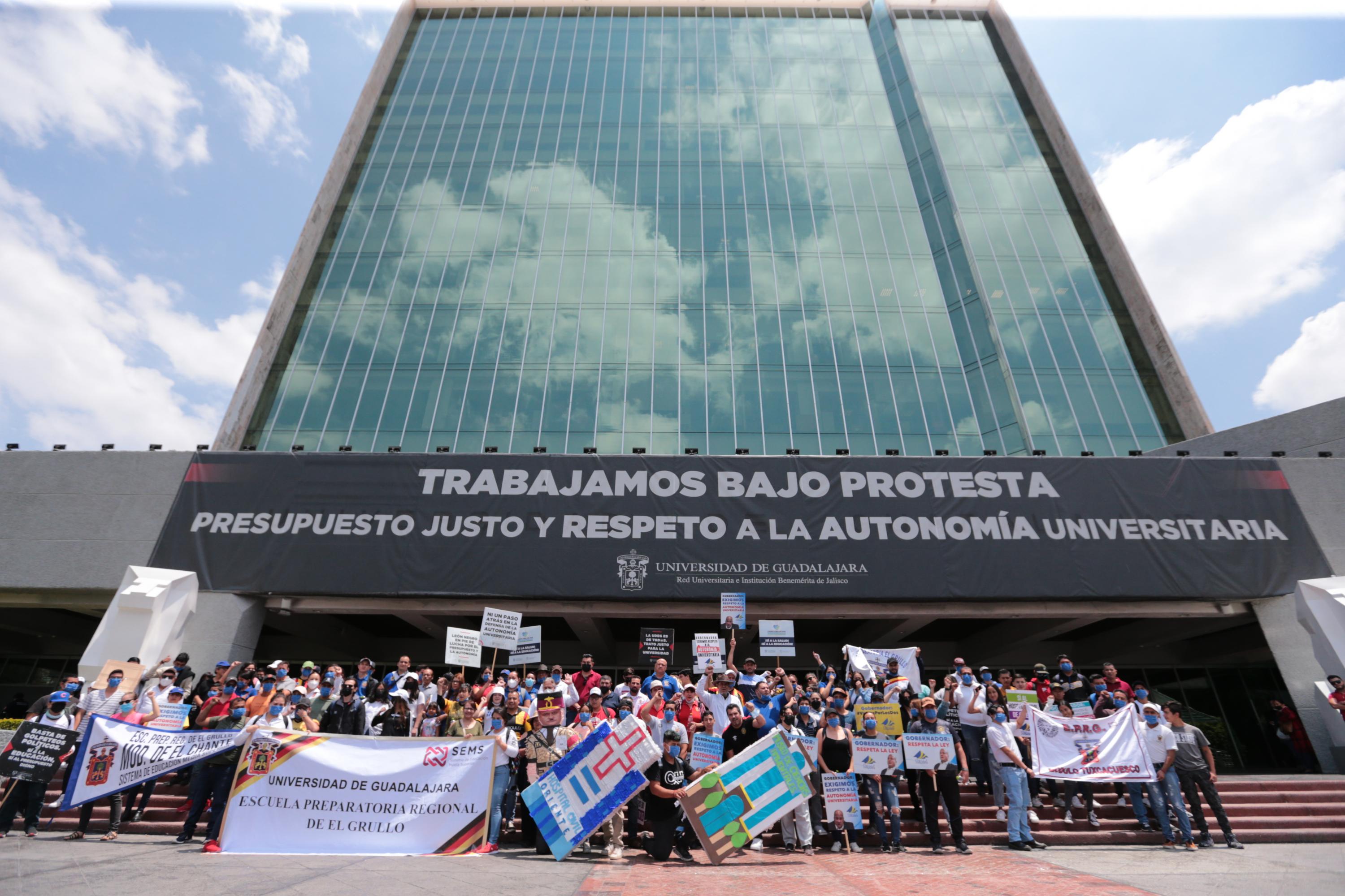 Participantes en contingente caminata por la autonomía Caminata por la Autonomía, la Educación y la Salud