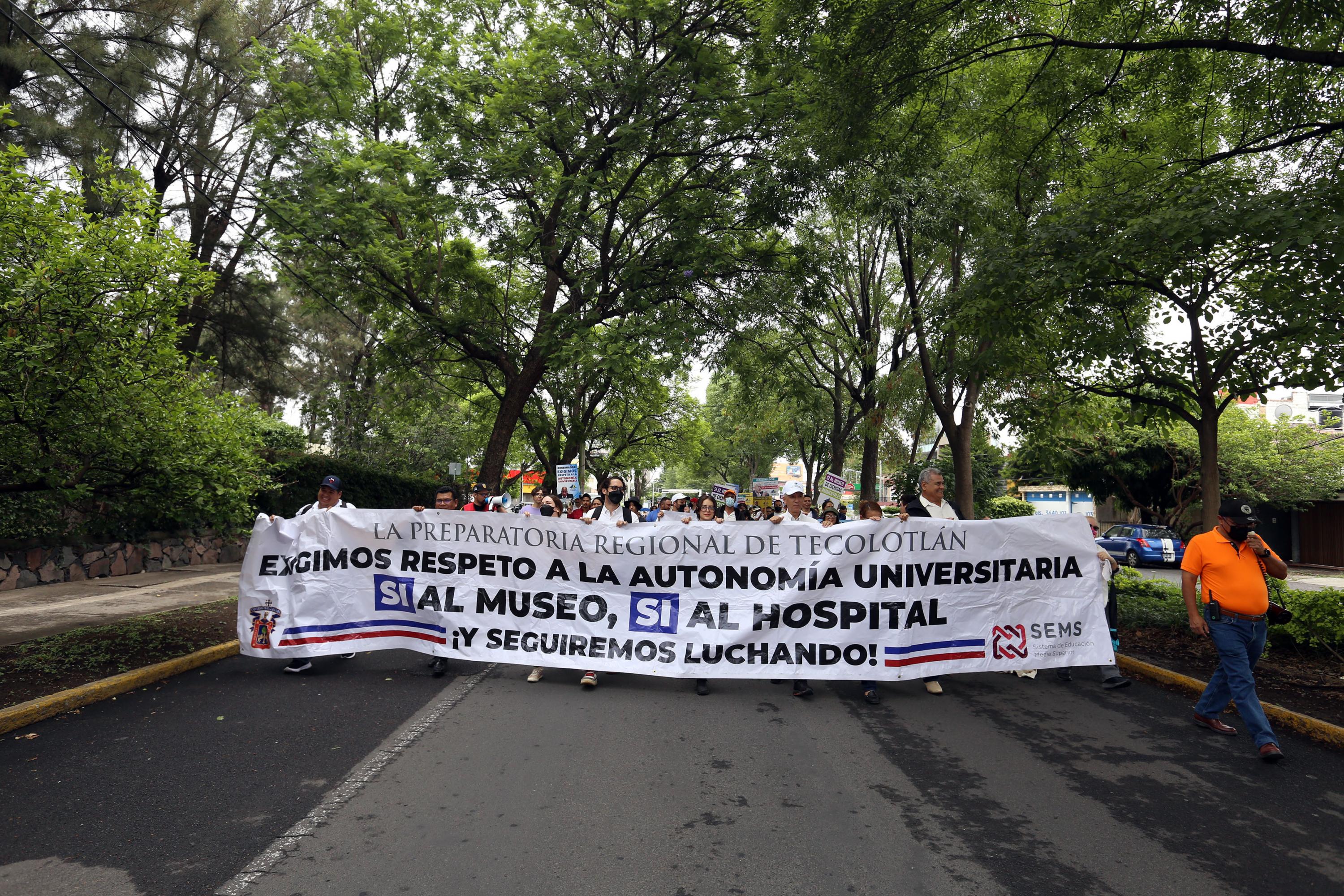 Participantes en contingente caminata por la autonomía Caminata por la Autonomía, la Educación y la Salud