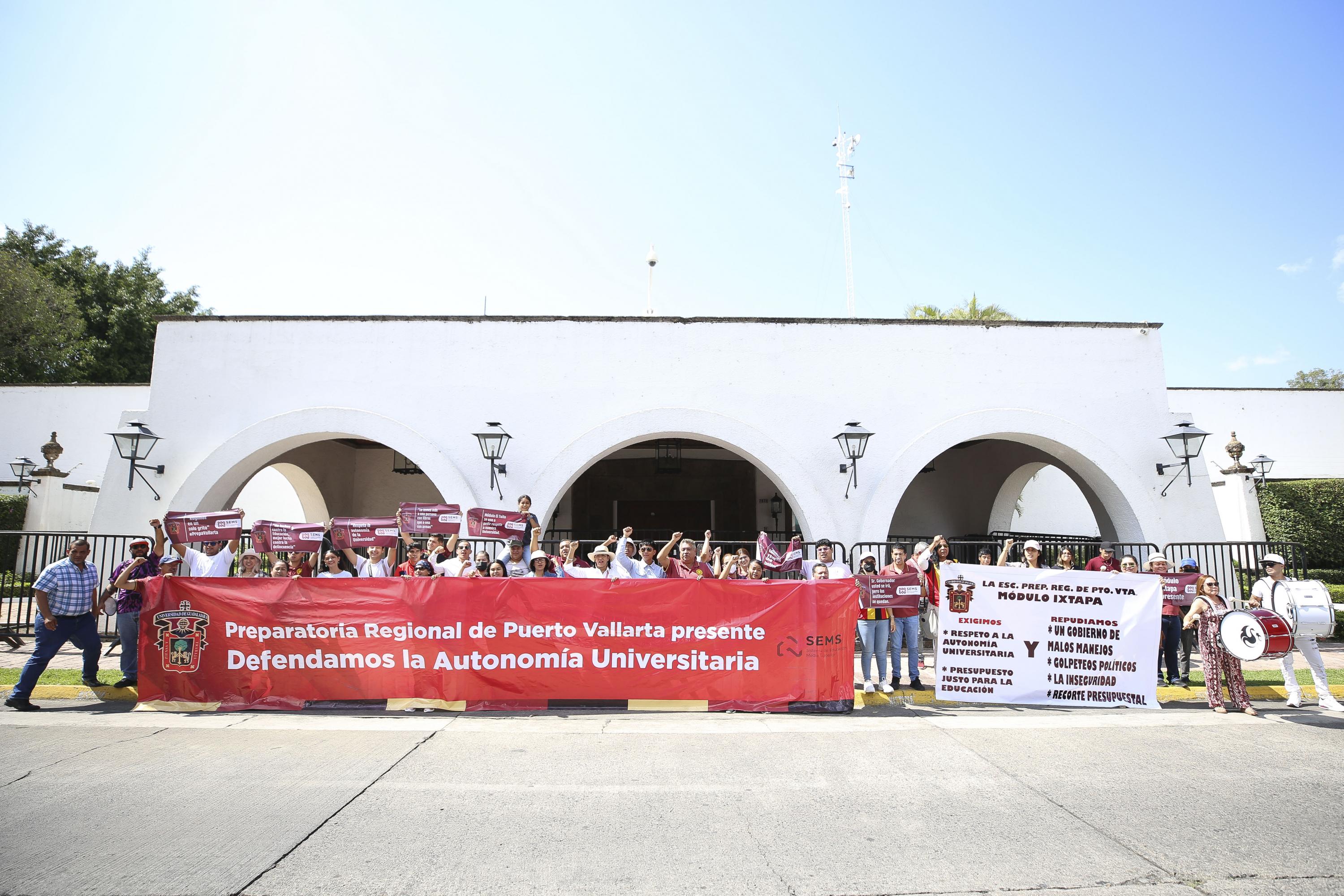Participantes en contingente caminata por la autonomía Caminata por la Autonomía, la Educación y la Salud
