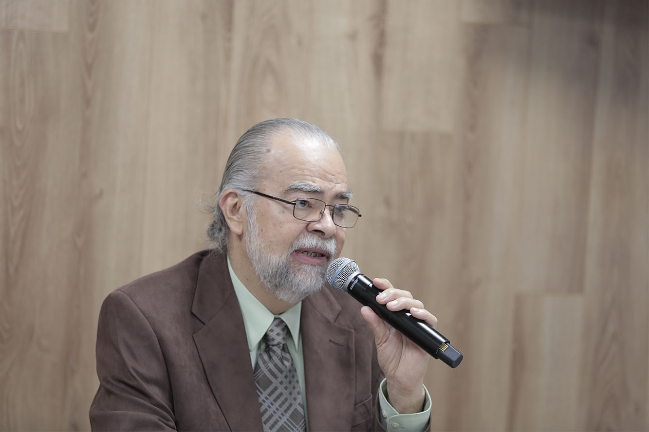 Integrantes mesa de rueda de prensa
