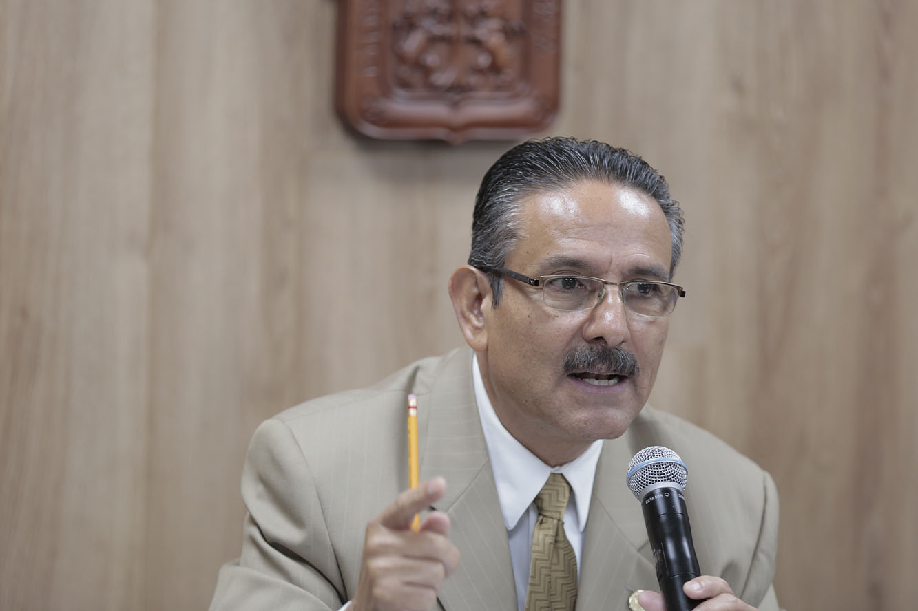 Integrantes mesa de rueda de prensa