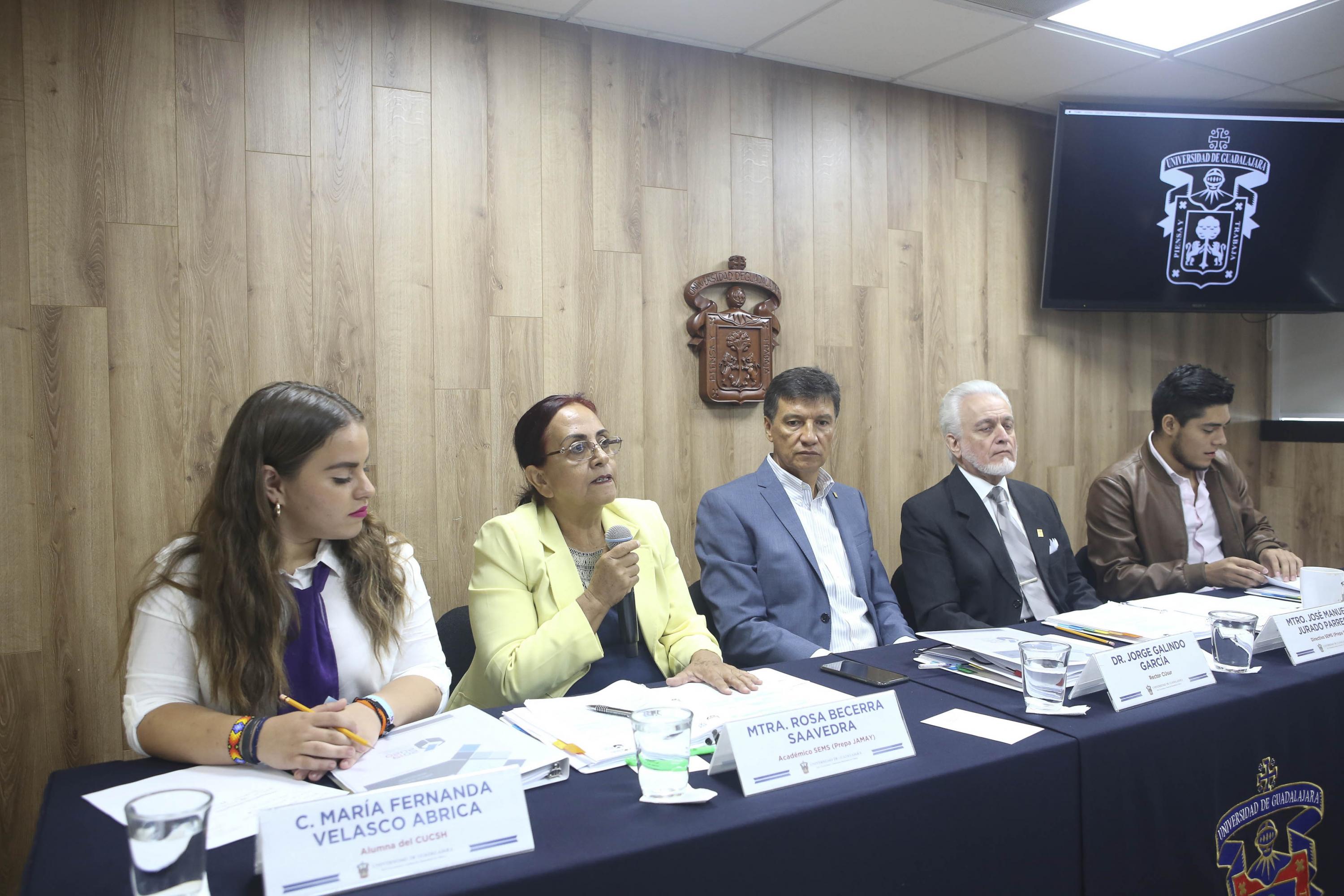 Integrantes mesa de rueda de prensa