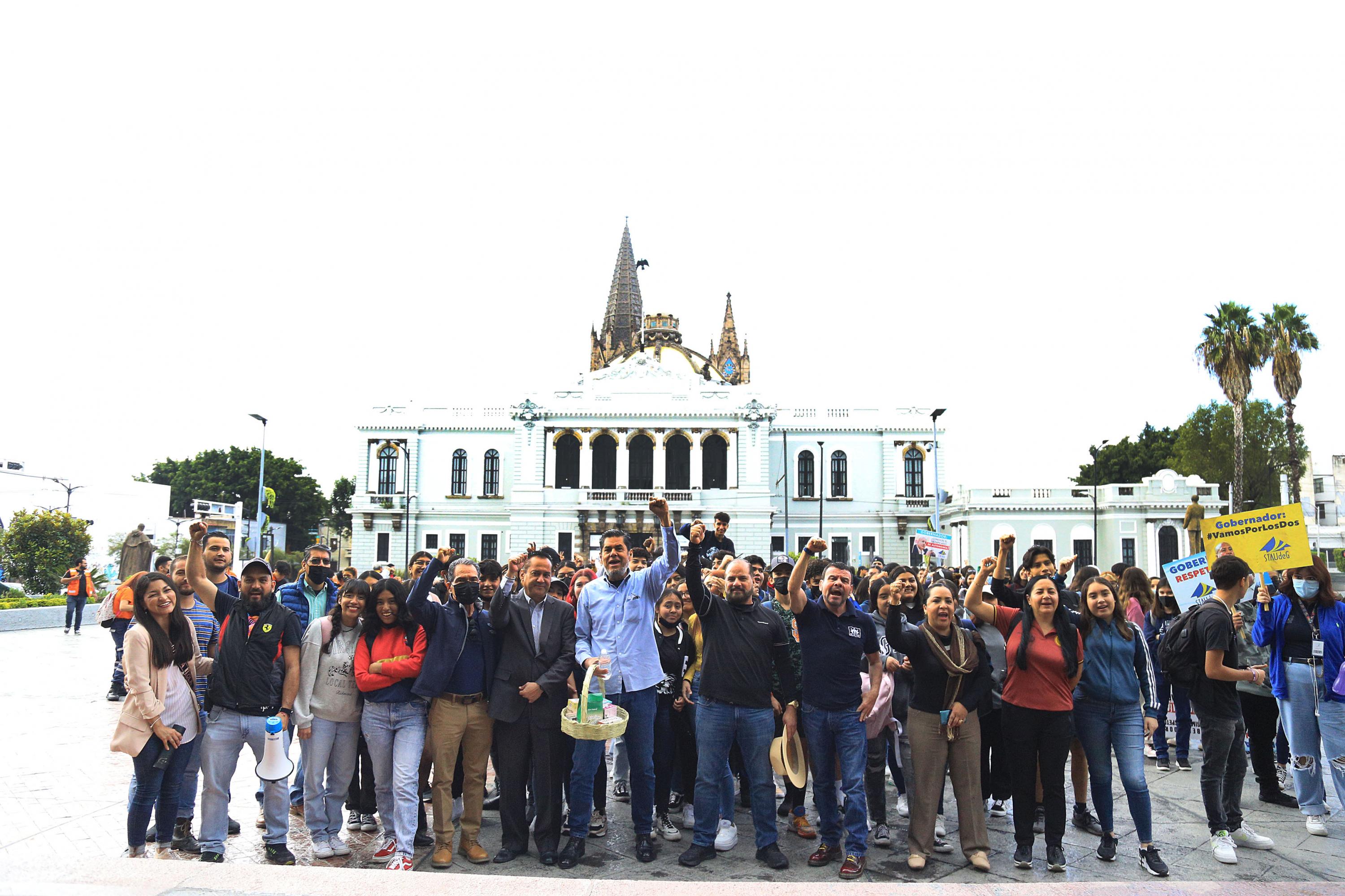 Participantes en contingente caminata por la autonomía Caminata por la Autonomía, la Educación y la Salud