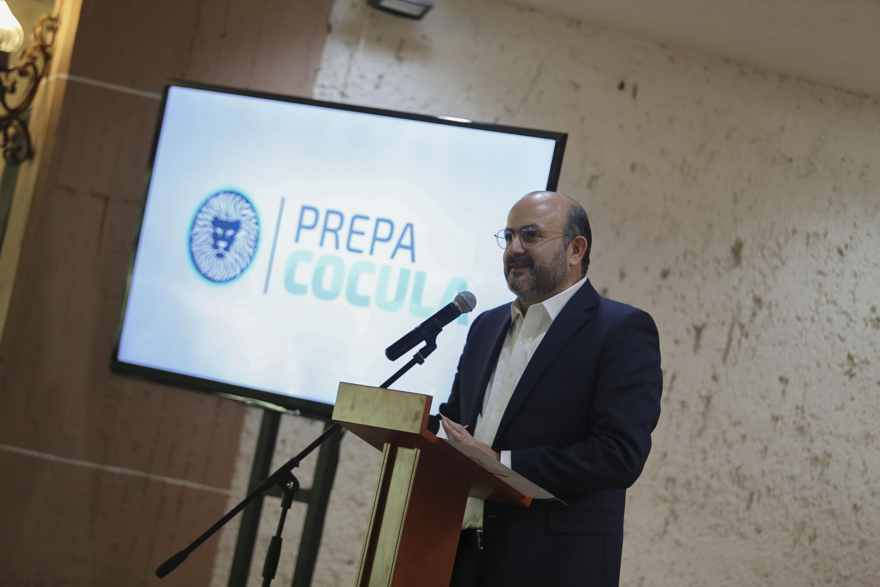 doctor Ricardo Villanueva Lomelí rector general de la Universidad de Guadalajara en uso de la voz