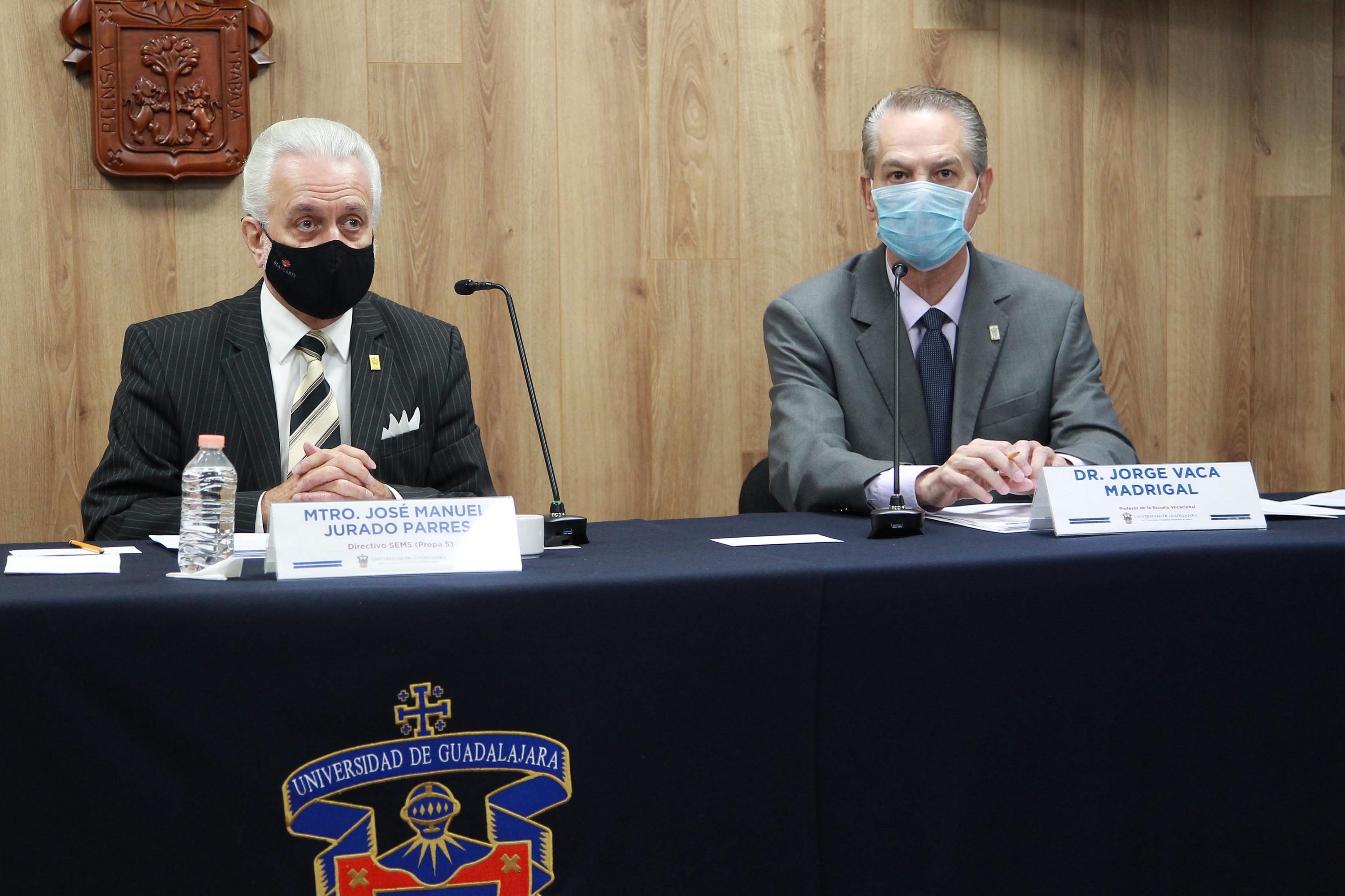 Autoridades en presidium de rueda de prensa