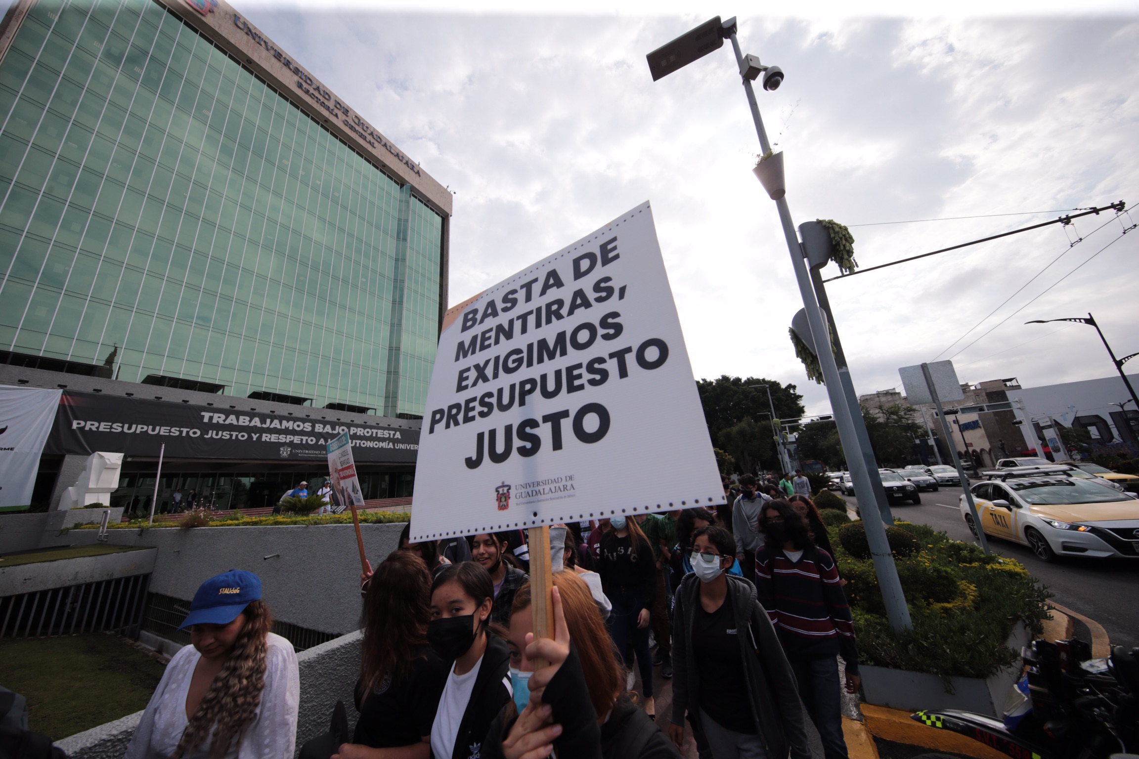 Participantes en contingente caminata por la autonomía Caminata por la Autonomía, la Educación y la Salud
