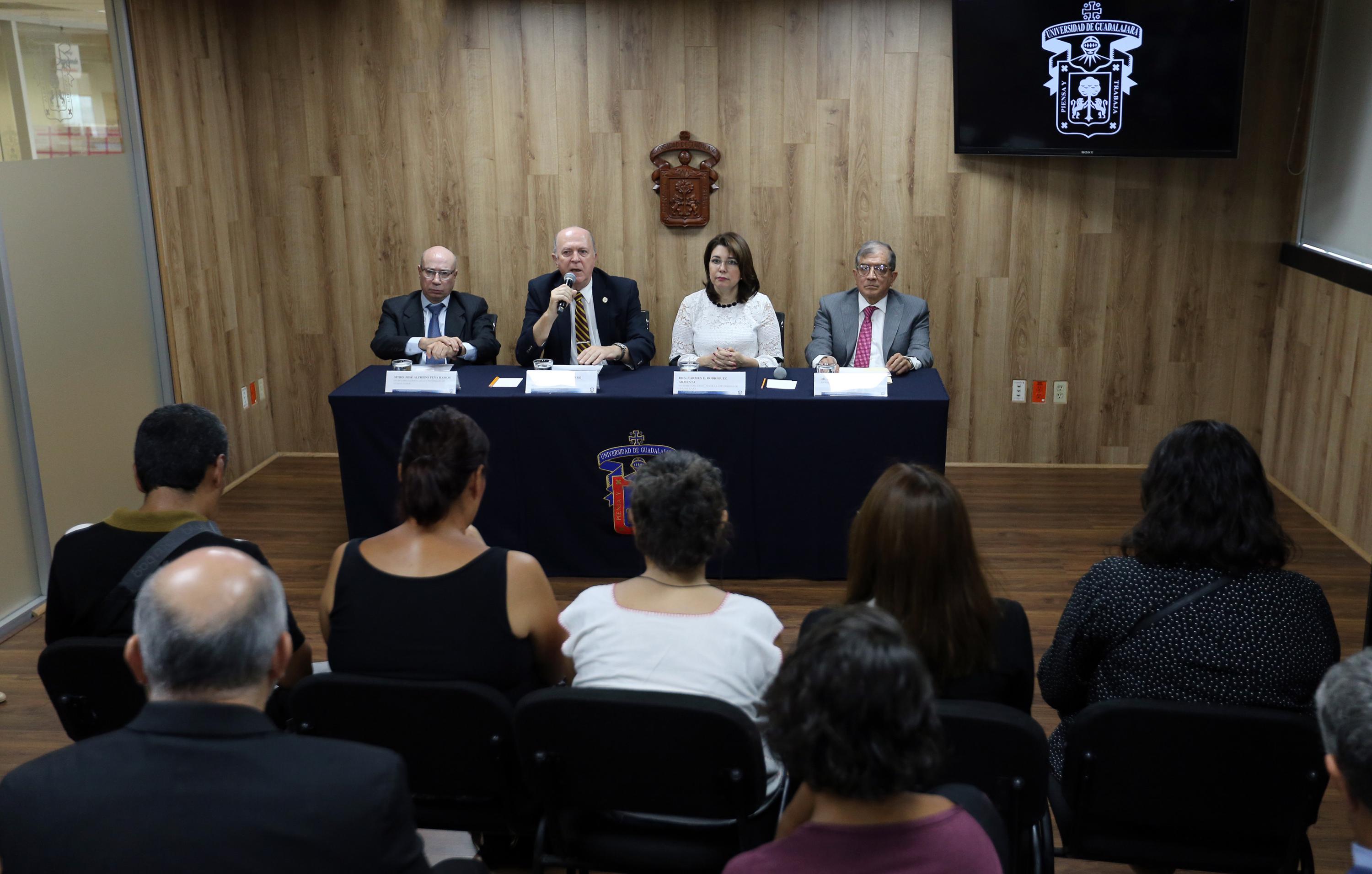 Integrantes de la mesa del presídium