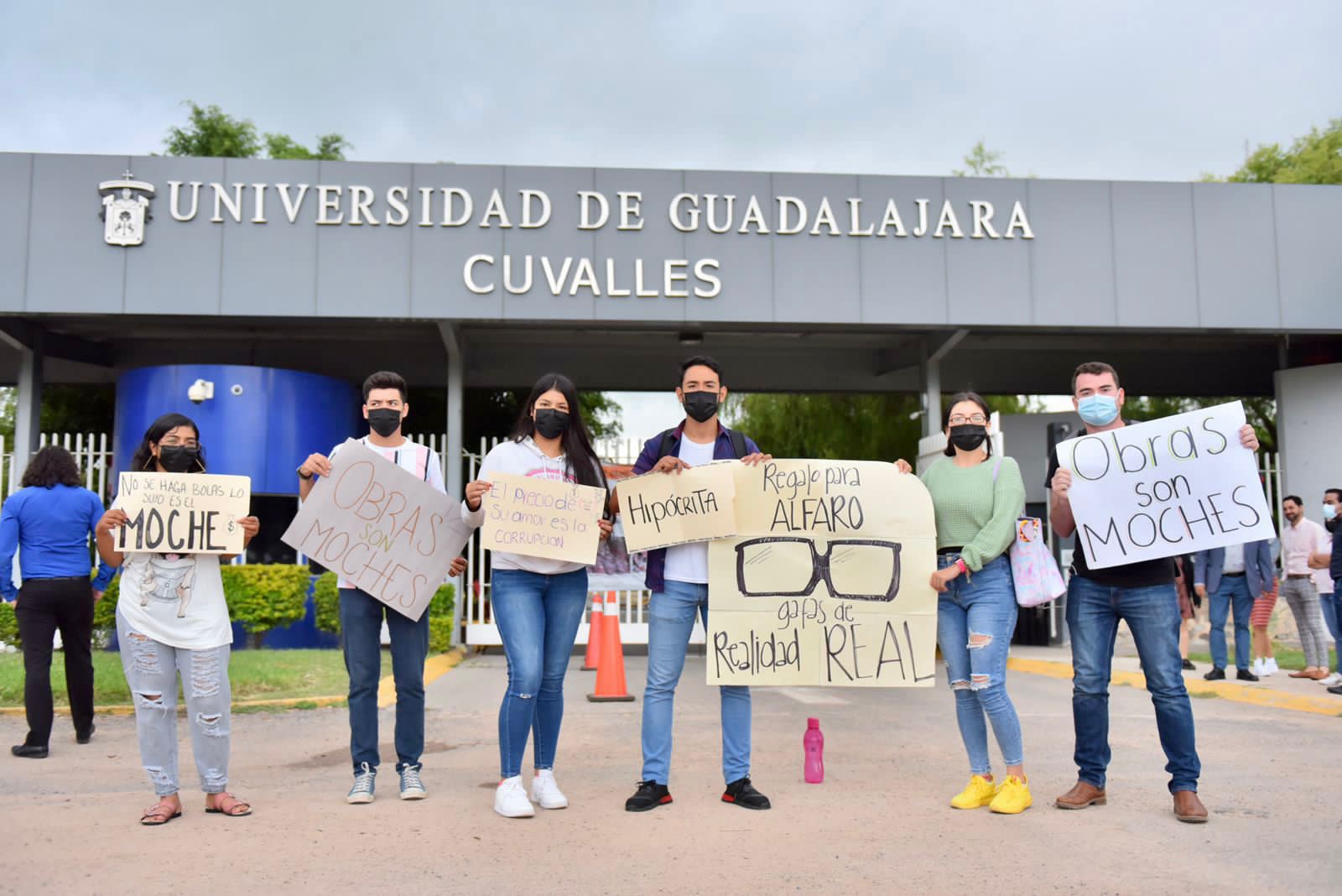 Alumnos se manifestaron en visita de Gobernador de Jalisco