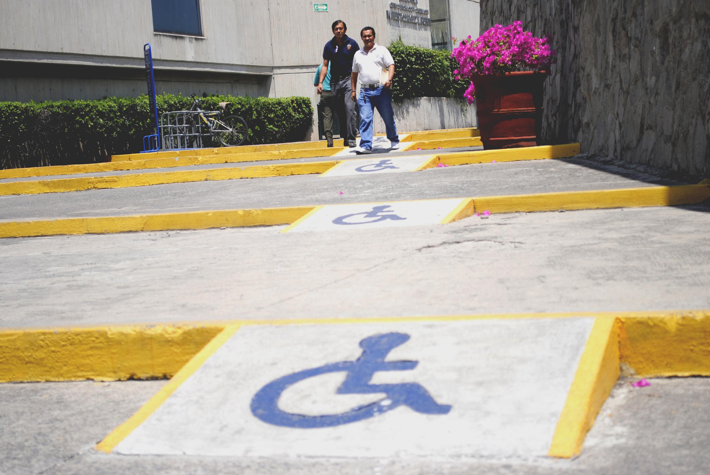 rampa de acceso para discapacitados