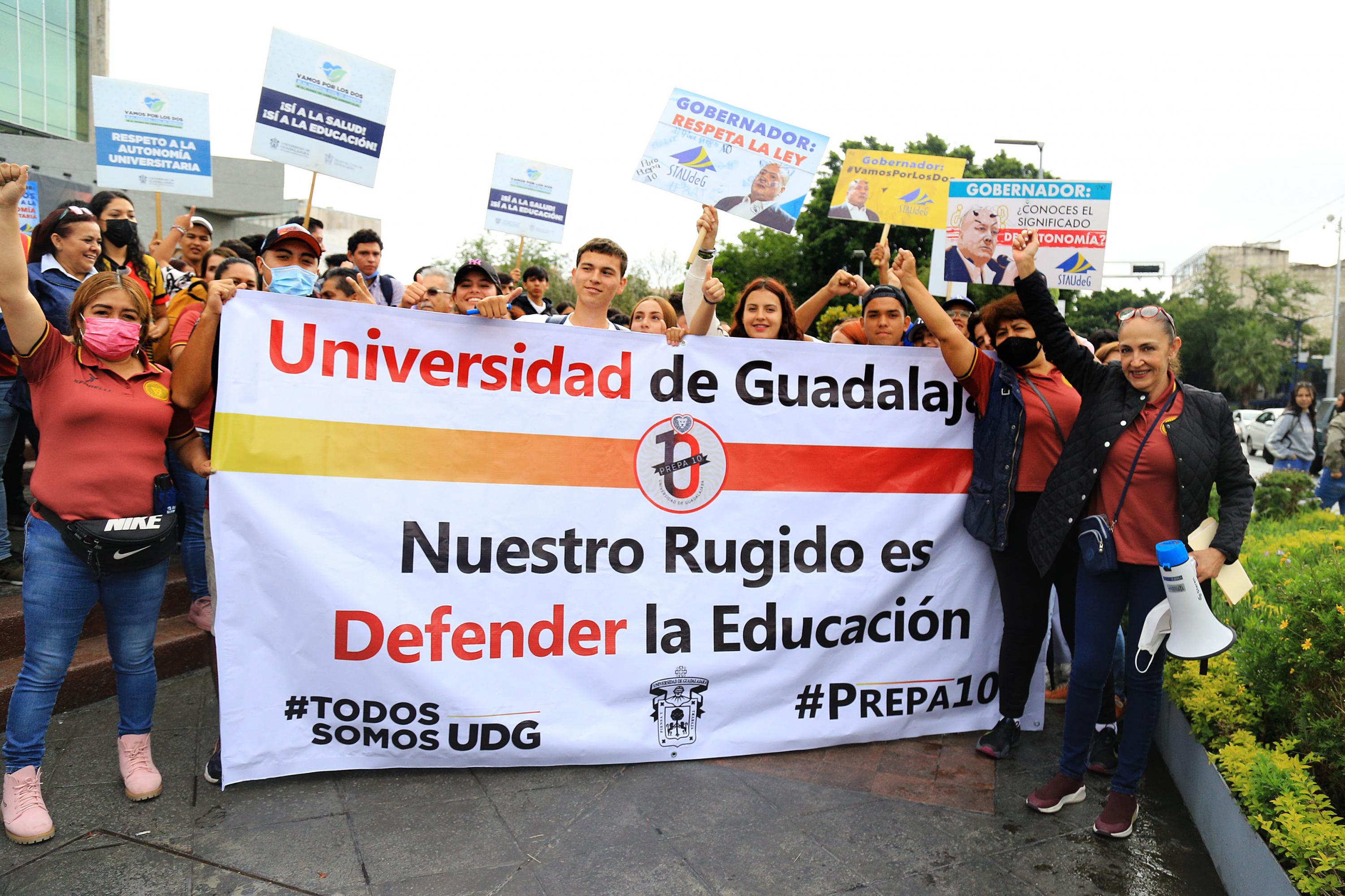 Participantes en contingente caminata por la autonomía Caminata por la Autonomía, la Educación y la Salud