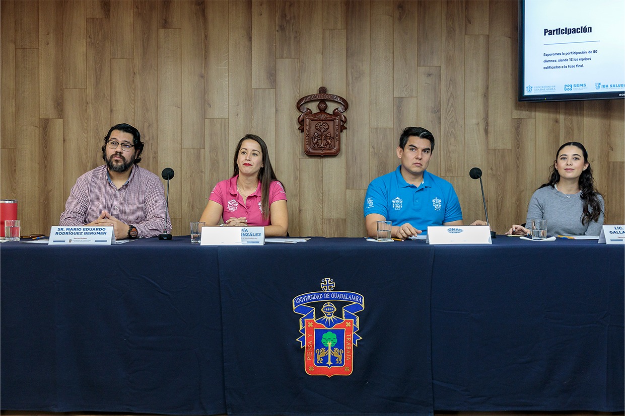 Autoridad del evento en rueda de prensa