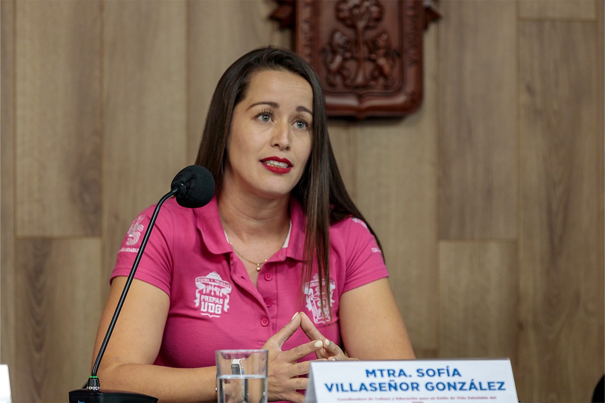 Autoridad del evento en rueda de prensa