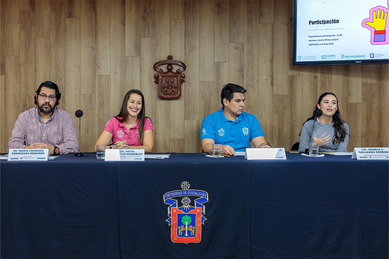 Autoridad del evento en rueda de prensa