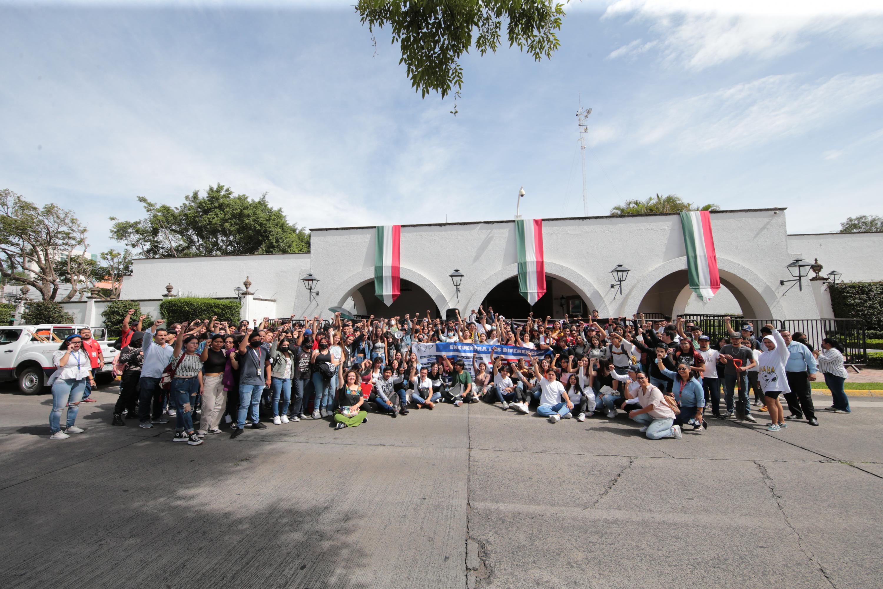 Participantes en contingente caminata por la autonomía Caminata por la Autonomía, la Educación y la Salud