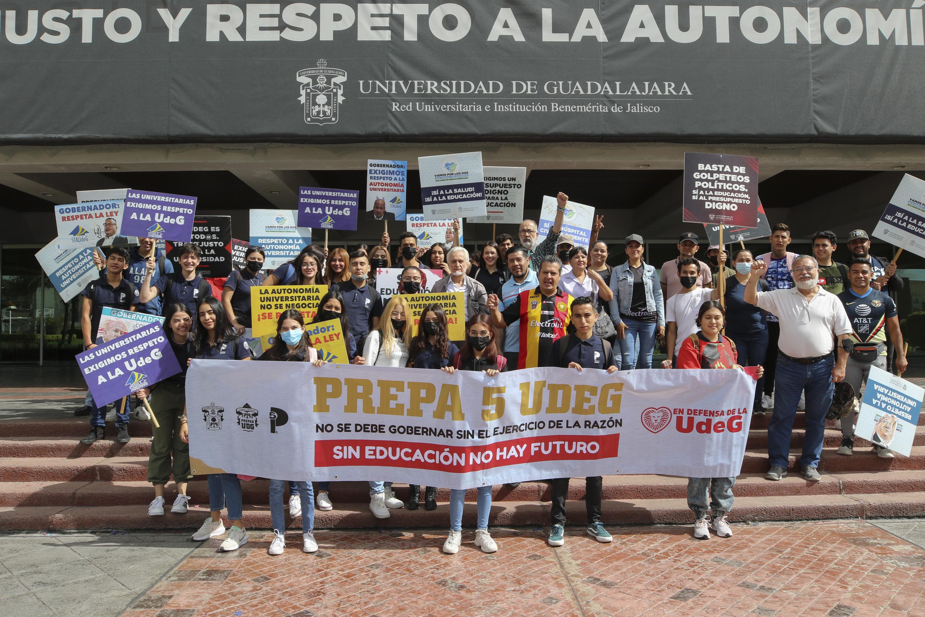 Participantes en contingente caminata por la autonomía Caminata por la Autonomía, la Educación y la Salud