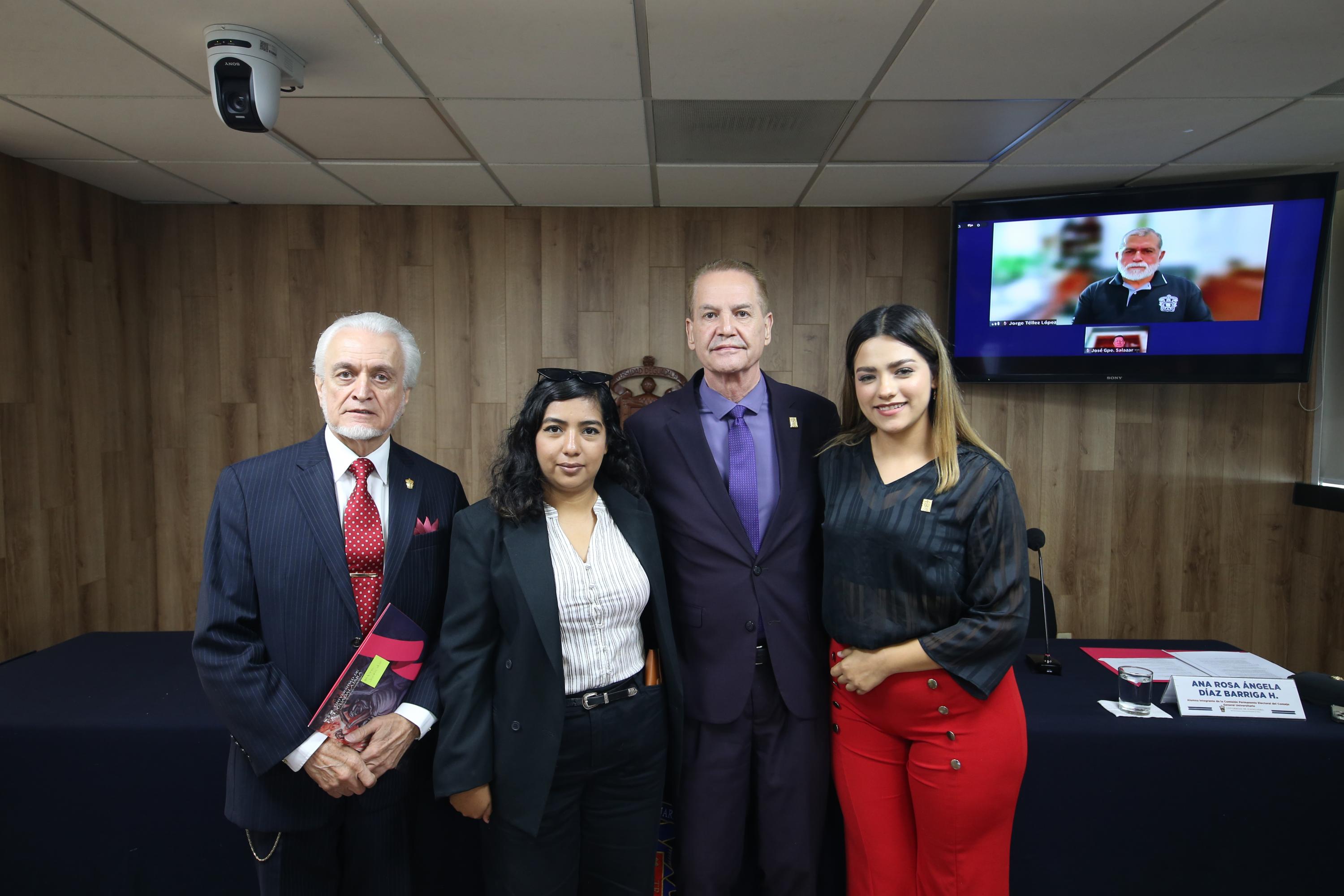 Autoridades del evento en rueda de prensa