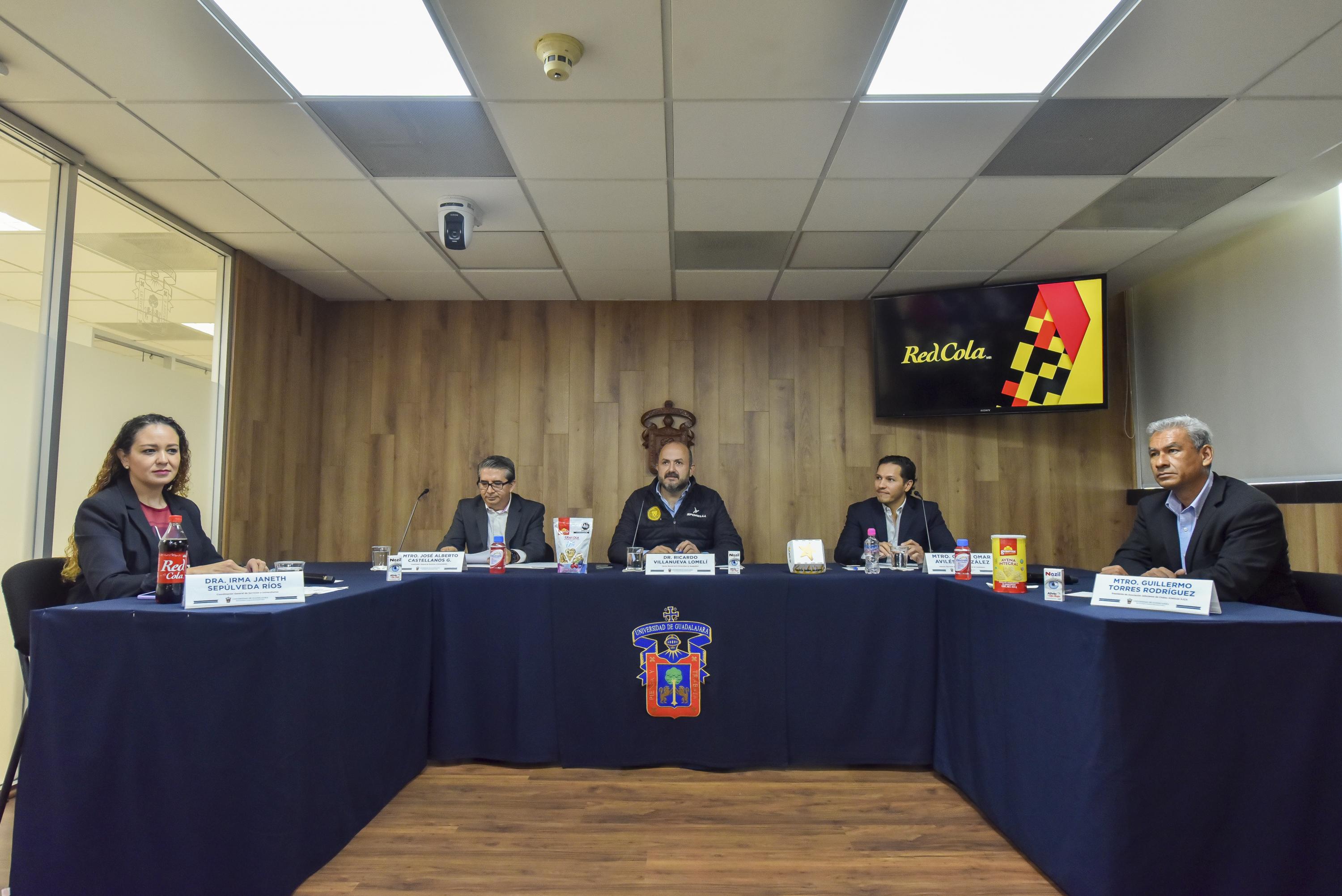 Autoridades del evento en rueda de prensa