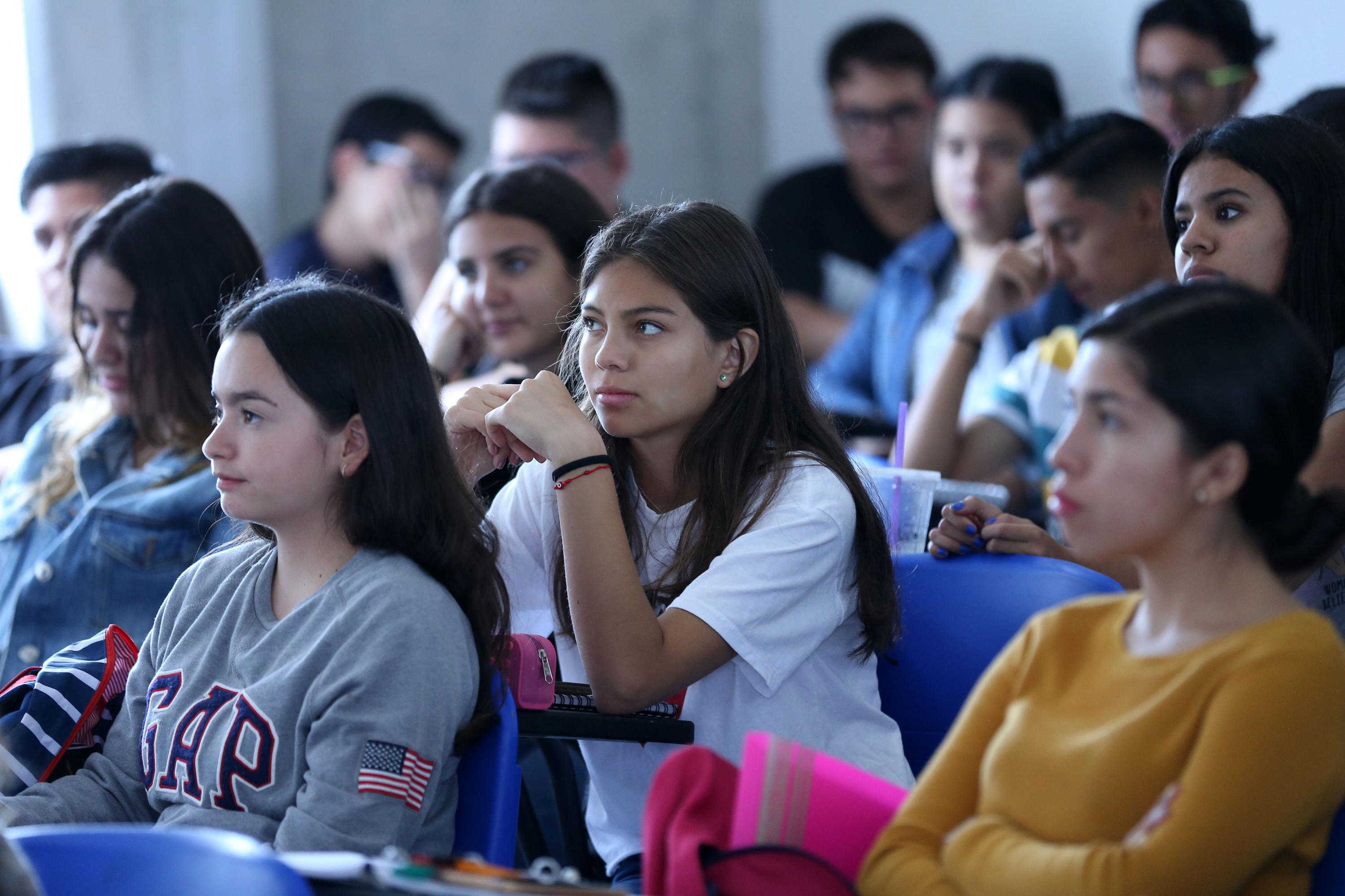 Alumnos en auditorio