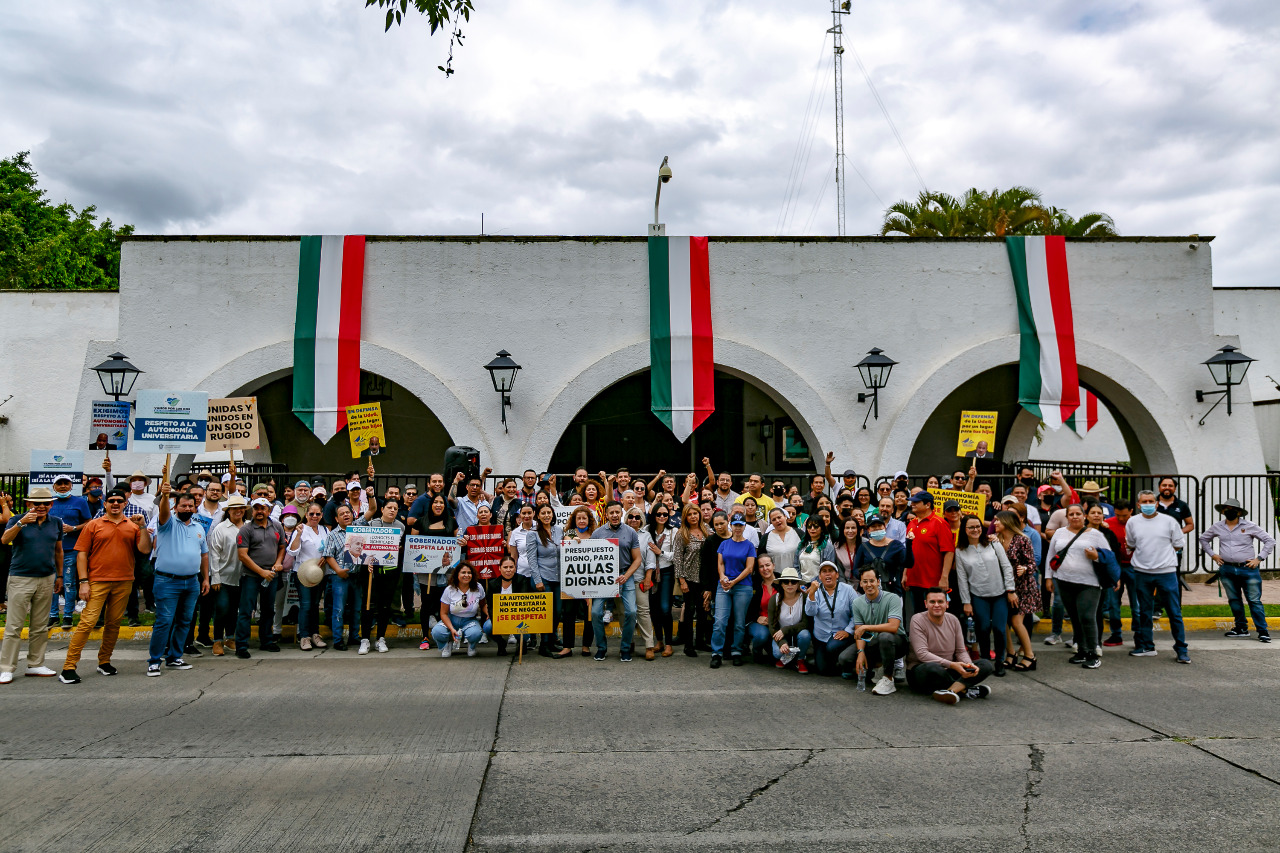 Participantes en contingente caminata por la autonomía Caminata por la Autonomía, la Educación y la Salud