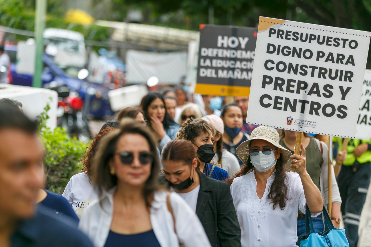 Participantes en contingente caminata por la autonomía Caminata por la Autonomía, la Educación y la Salud