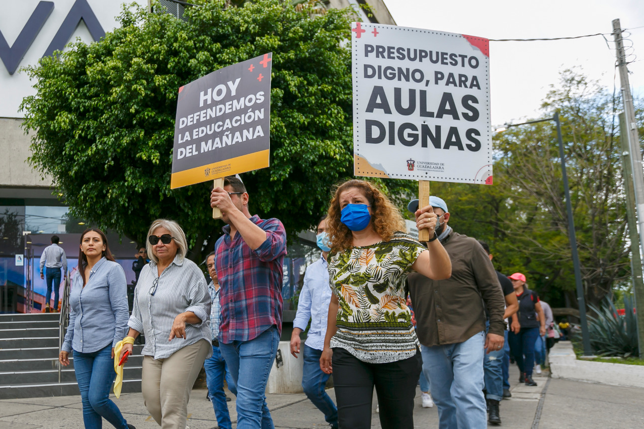 Participantes en contingente caminata por la autonomía Caminata por la Autonomía, la Educación y la Salud