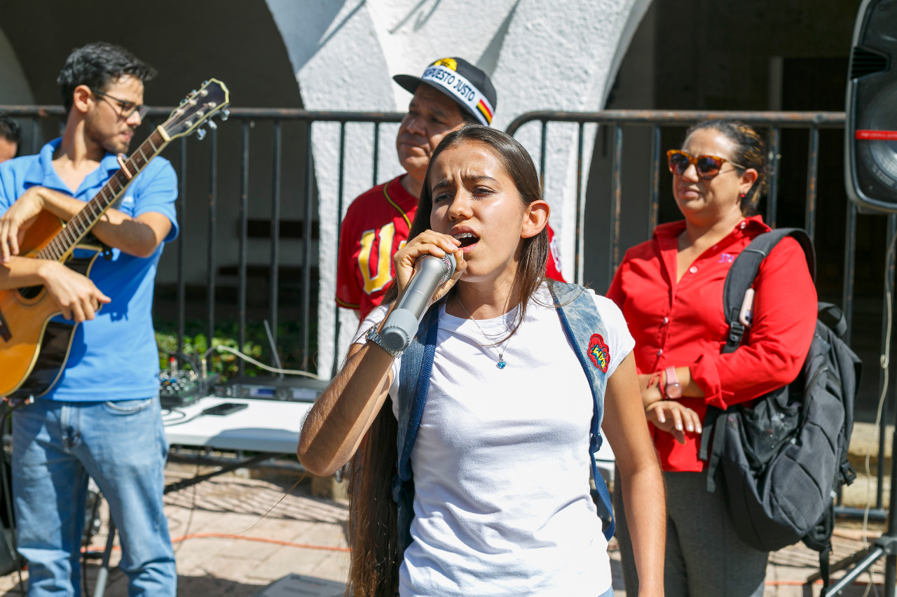 Participantes en contingente caminata por la autonomía Caminata por la Autonomía, la Educación y la Salud