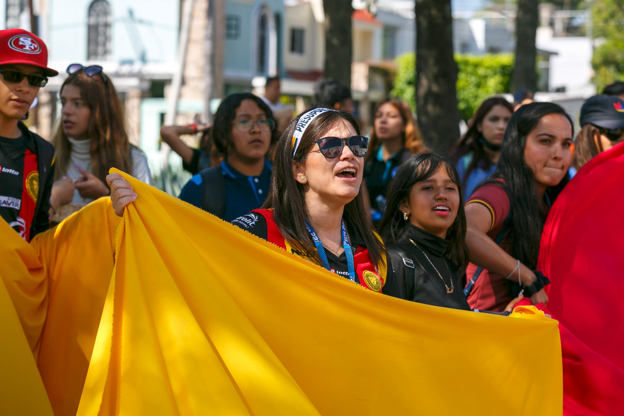 Participantes en contingente caminata por la autonomía Caminata por la Autonomía, la Educación y la Salud