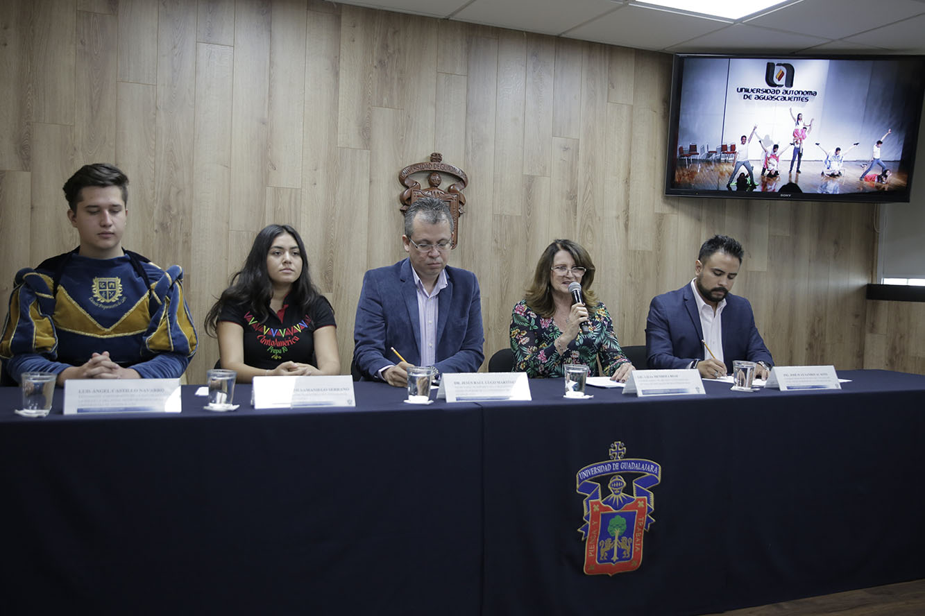 Integrantes de la mesa del presídium