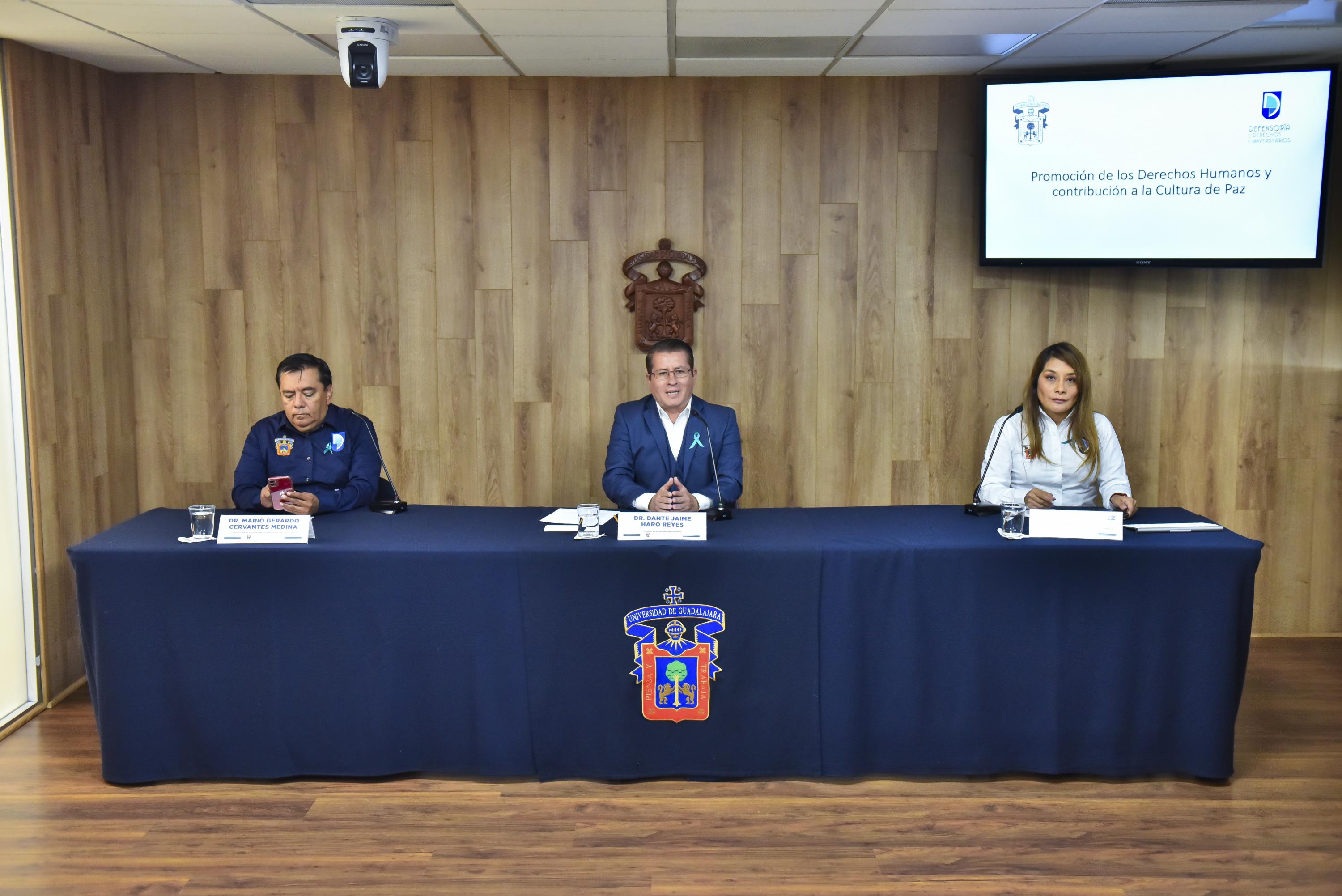 Autoridades del evento en rueda de prensa