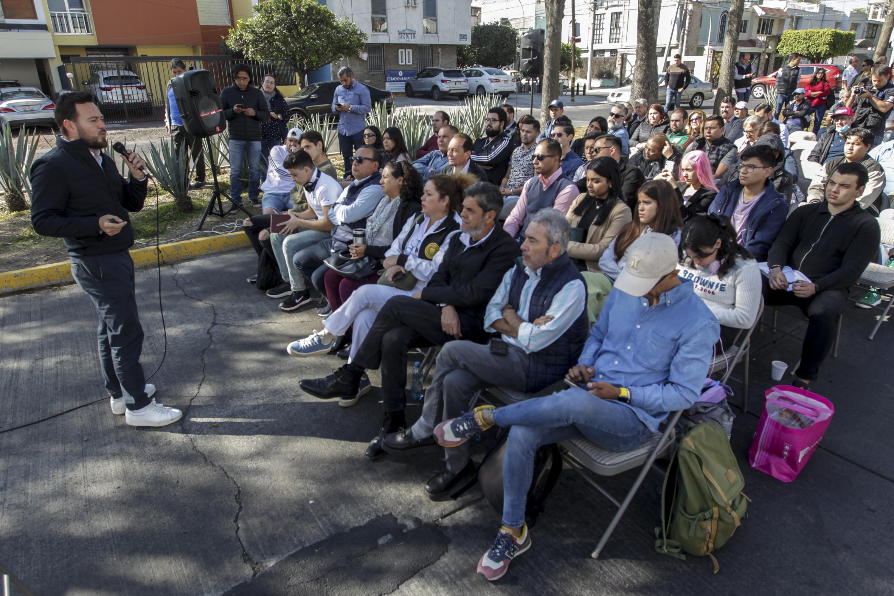 Participantes de cualtos en master class en apoyo por la Autonomía, la Educación y la Salud universitaria